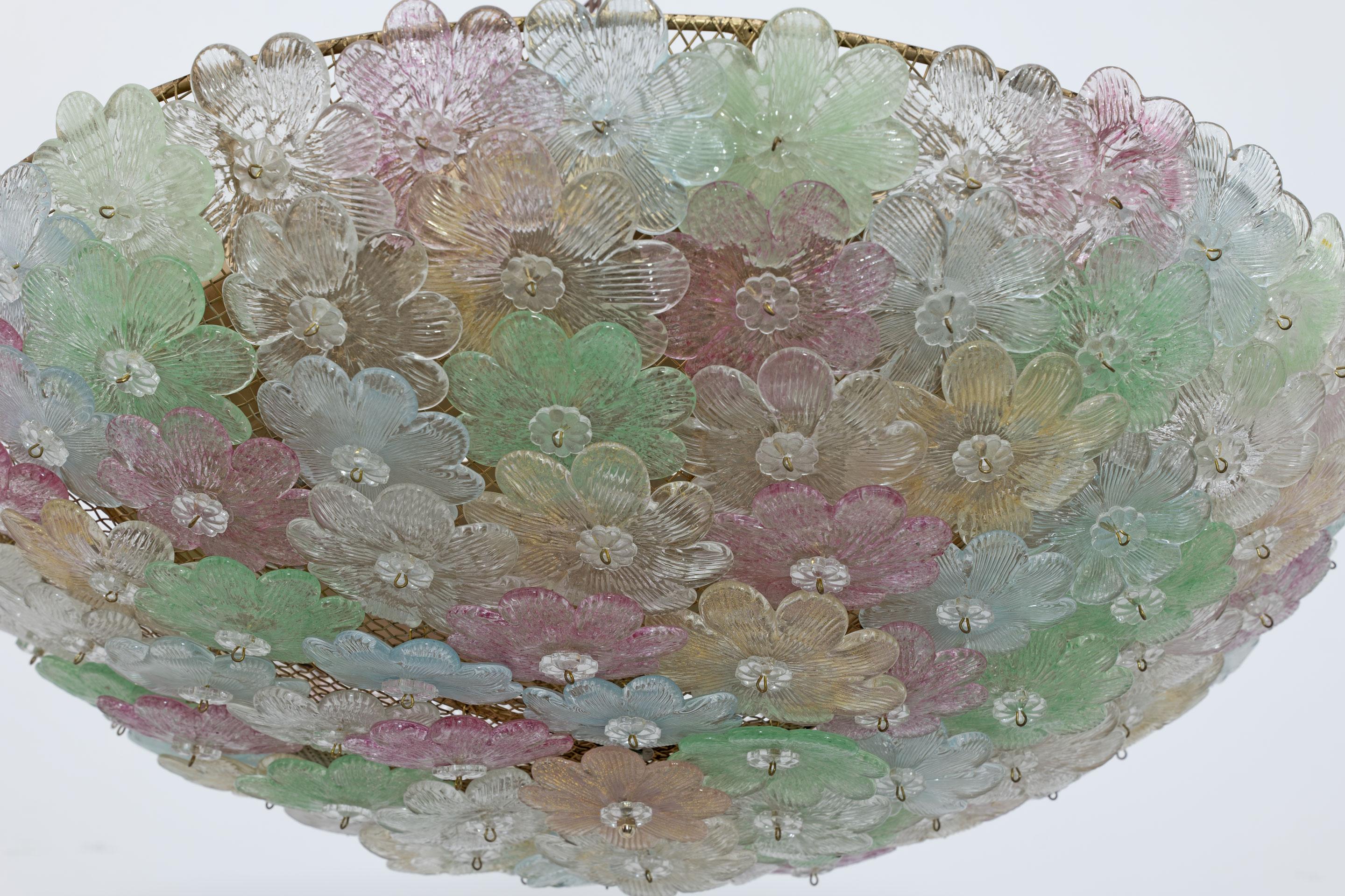 Attributed to Barovier & Toso Mid-century Modern Murano Glass Ceiling Light, 50s In Good Condition For Sale In Puglia, Puglia