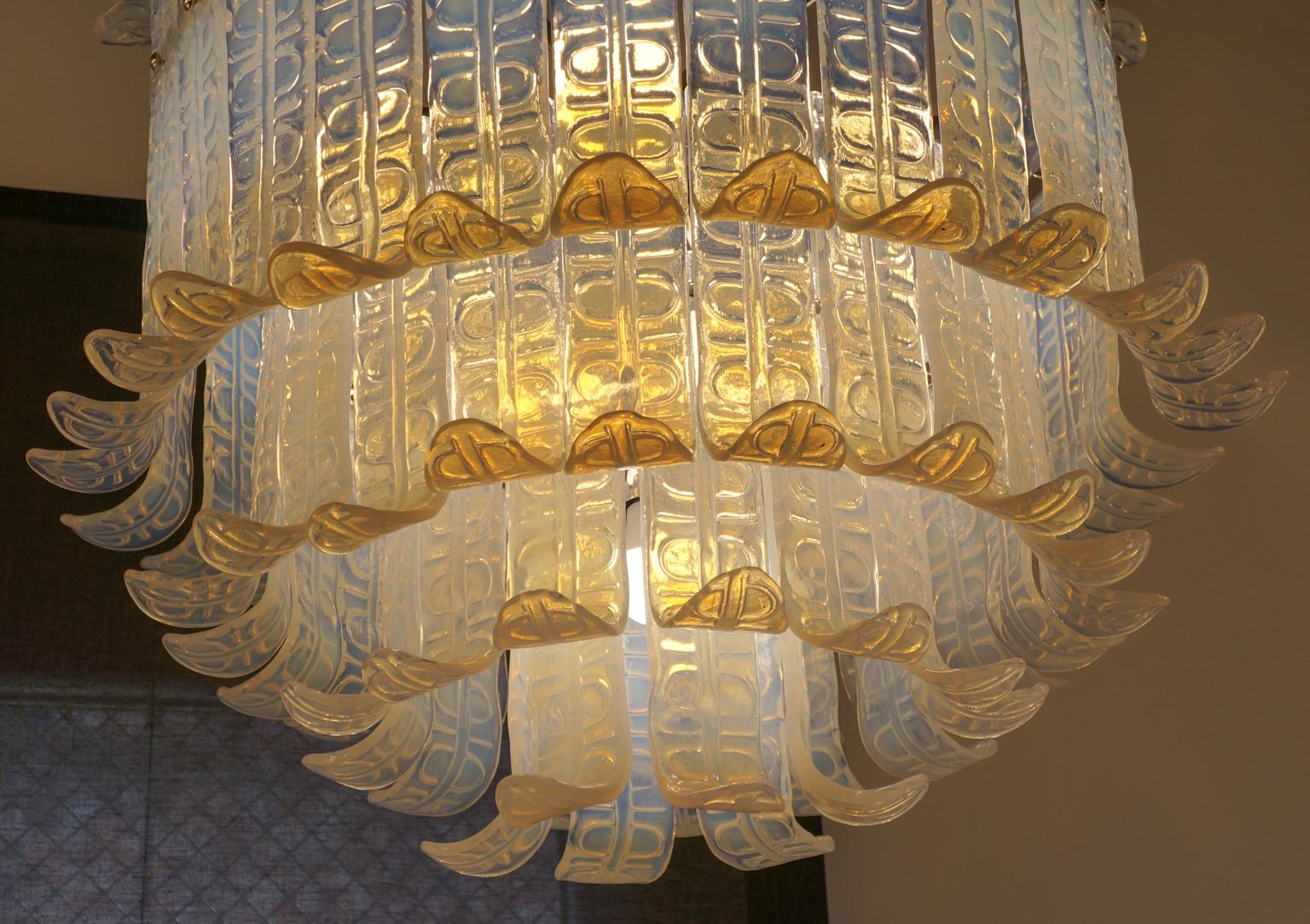 Barovier & Toso Luminaire en verre de Murano opalin moderne du milieu du siècle:: 1972 en vente 6