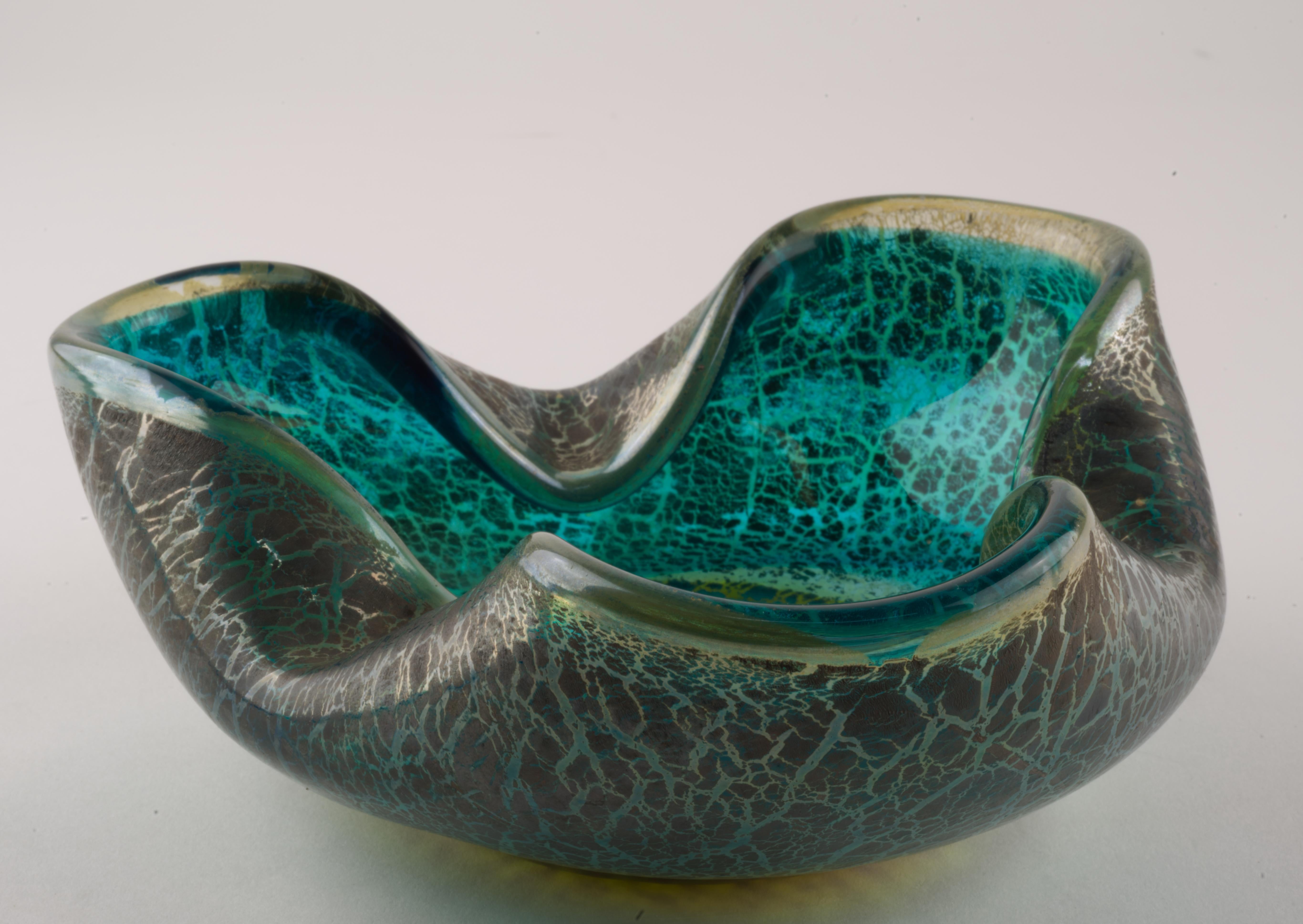 Mid-Century Modern Barovier&Toso Murano Barbarico Freeform Ashtray or Bowl Blue Silver 1950s en vente