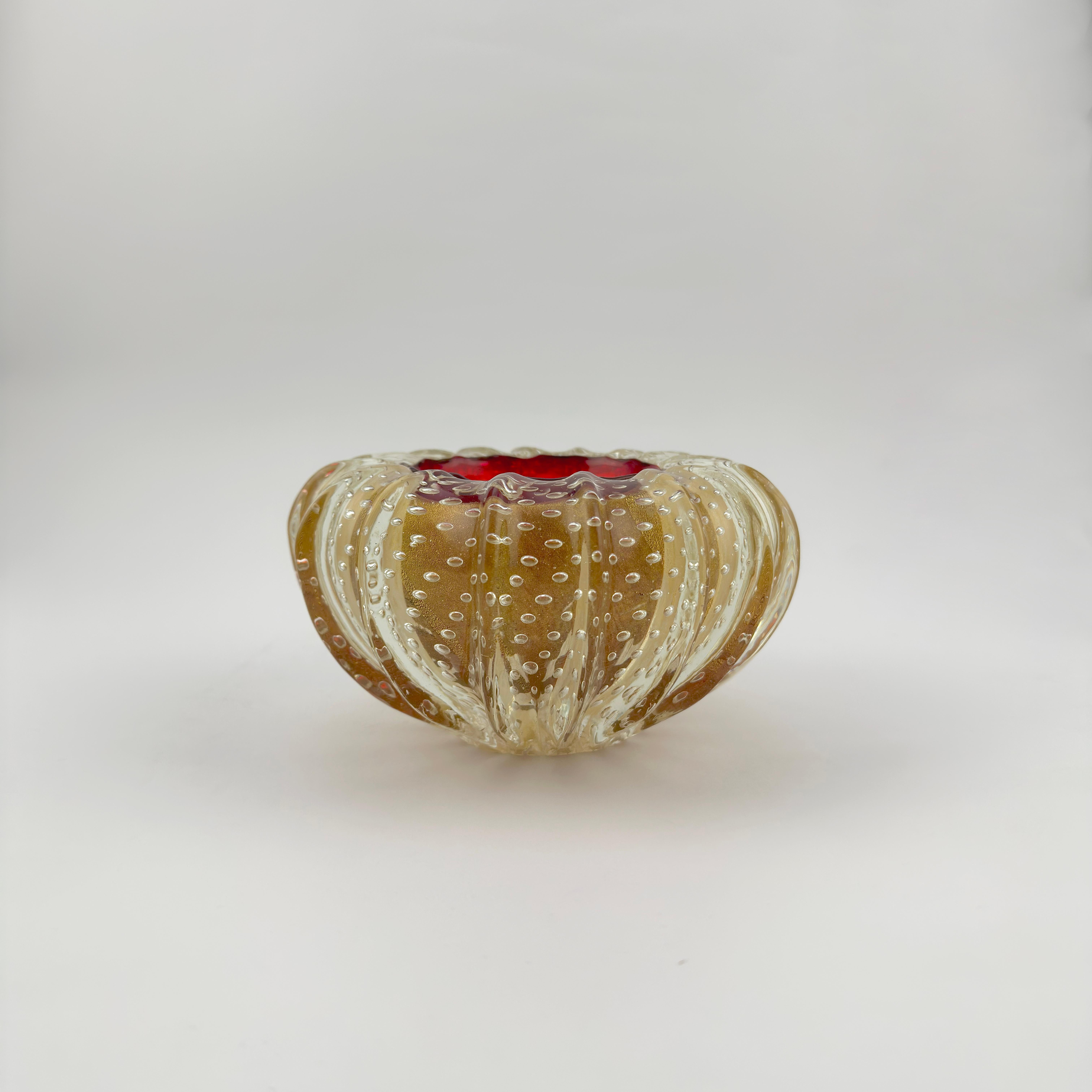 Fait main Barovier&Toso Coupe en verre Murano Bullicante en rouge et or, Italie, vers les années 1980 en vente