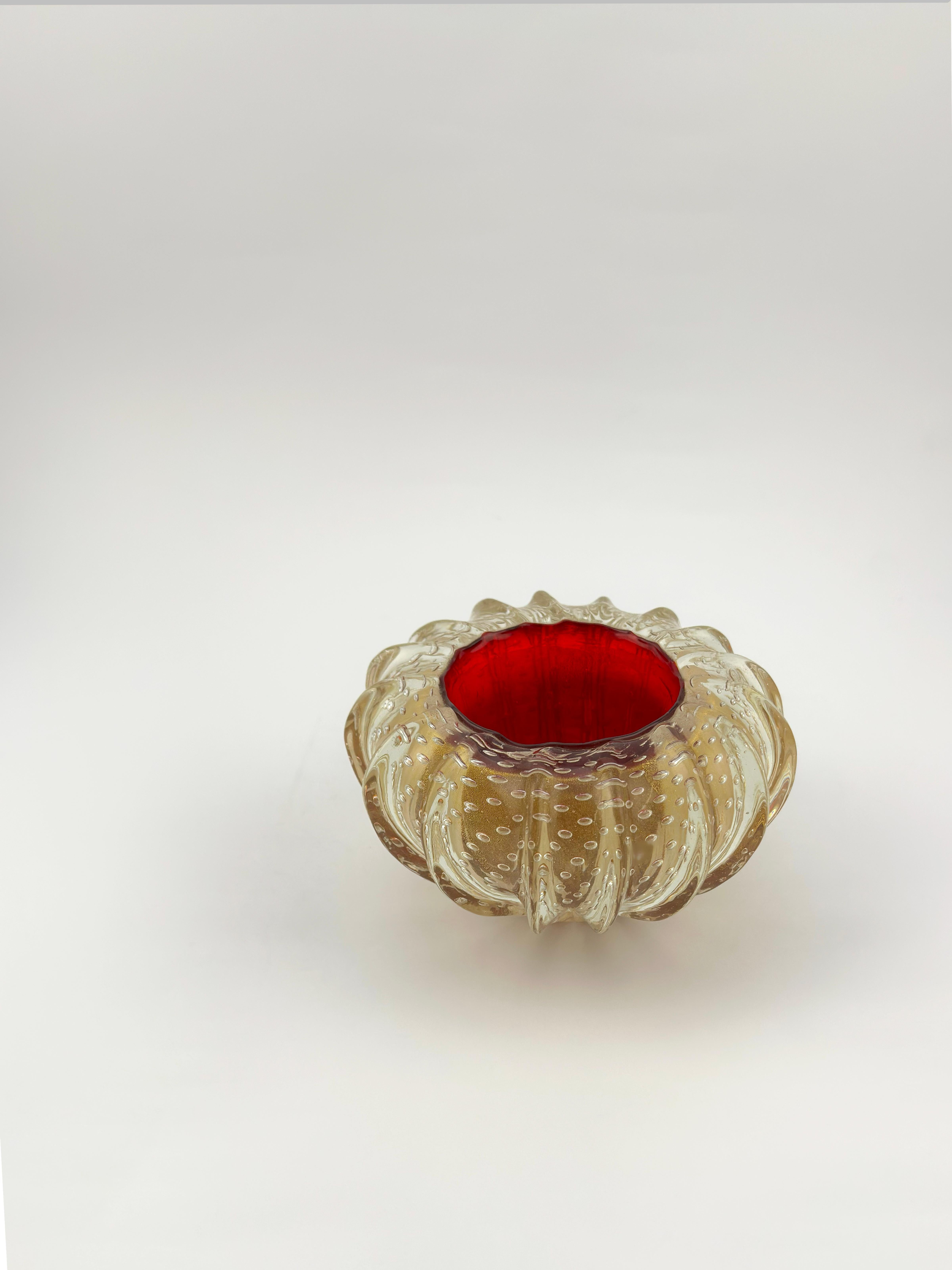 Verre de Murano Barovier&Toso Coupe en verre Murano Bullicante en rouge et or, Italie, vers les années 1980 en vente