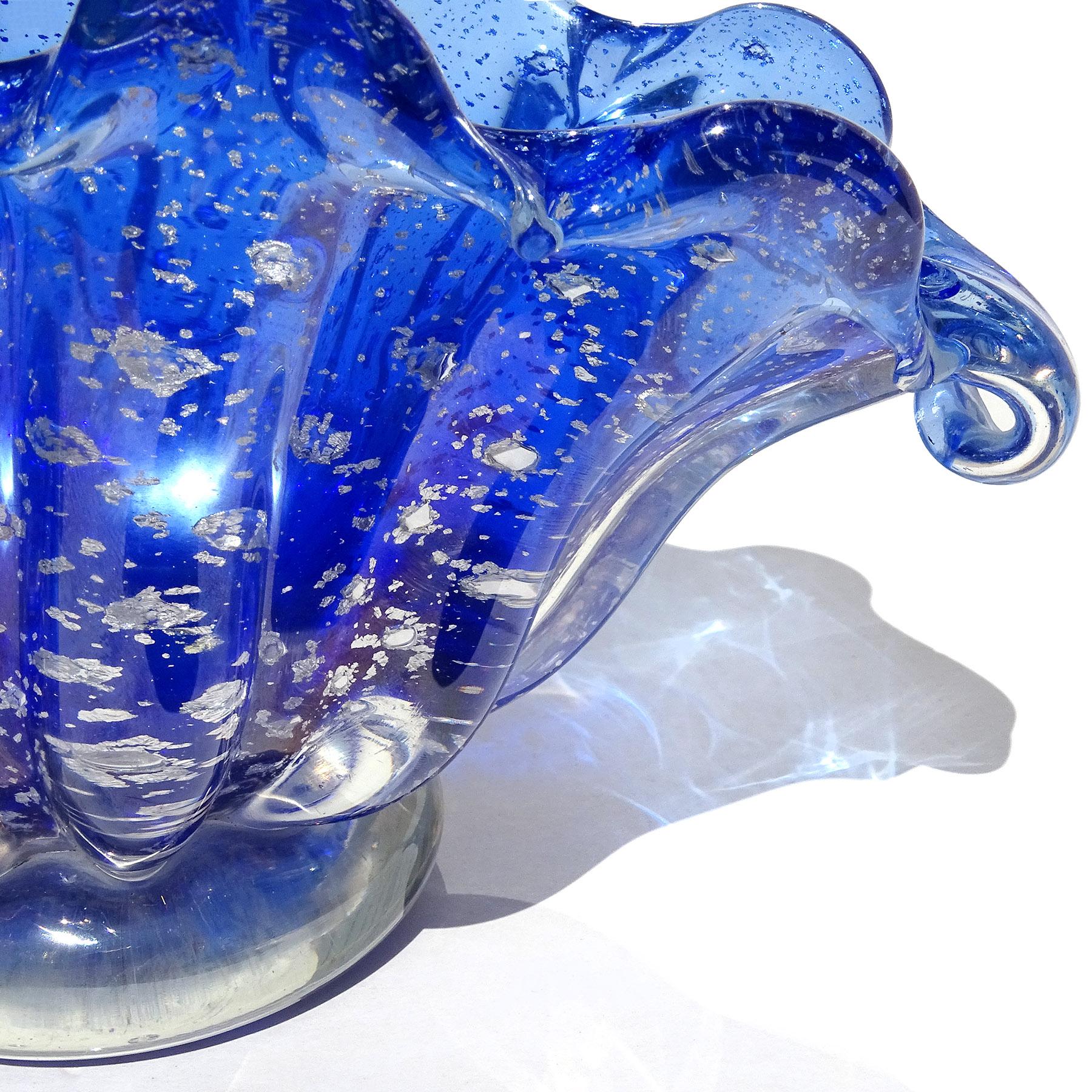 Italienische Muschelschale/Vase aus Muranoglas mit kobaltblauen Silberflecken von Barovier Toso (Sommerso-Glas) im Angebot