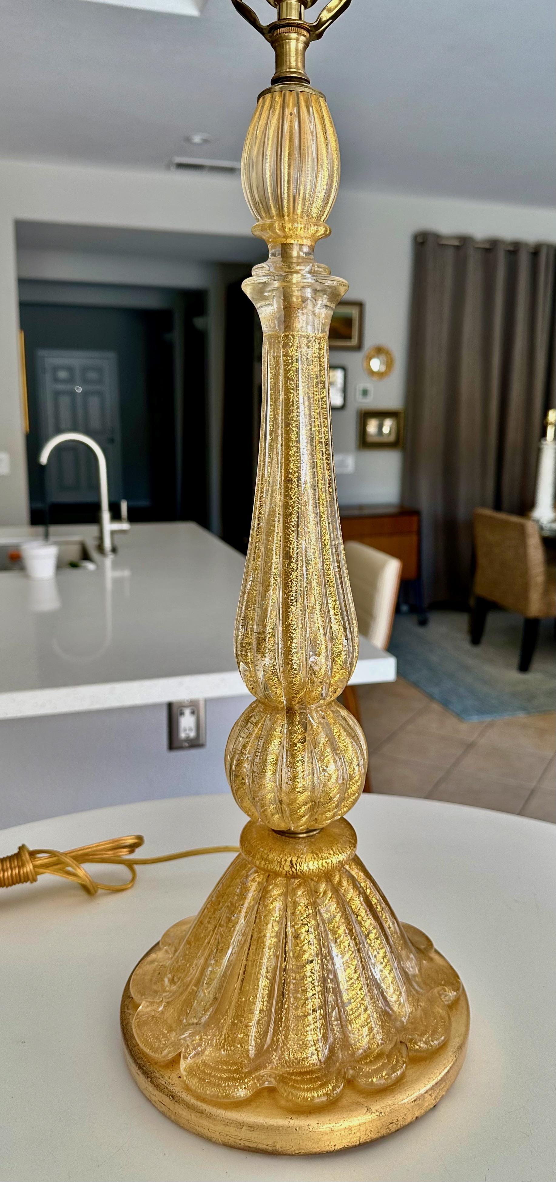 Barovier & Toso Lámpara de mesa de cristal de Murano Coronado d'Oro mediados del siglo XX en venta
