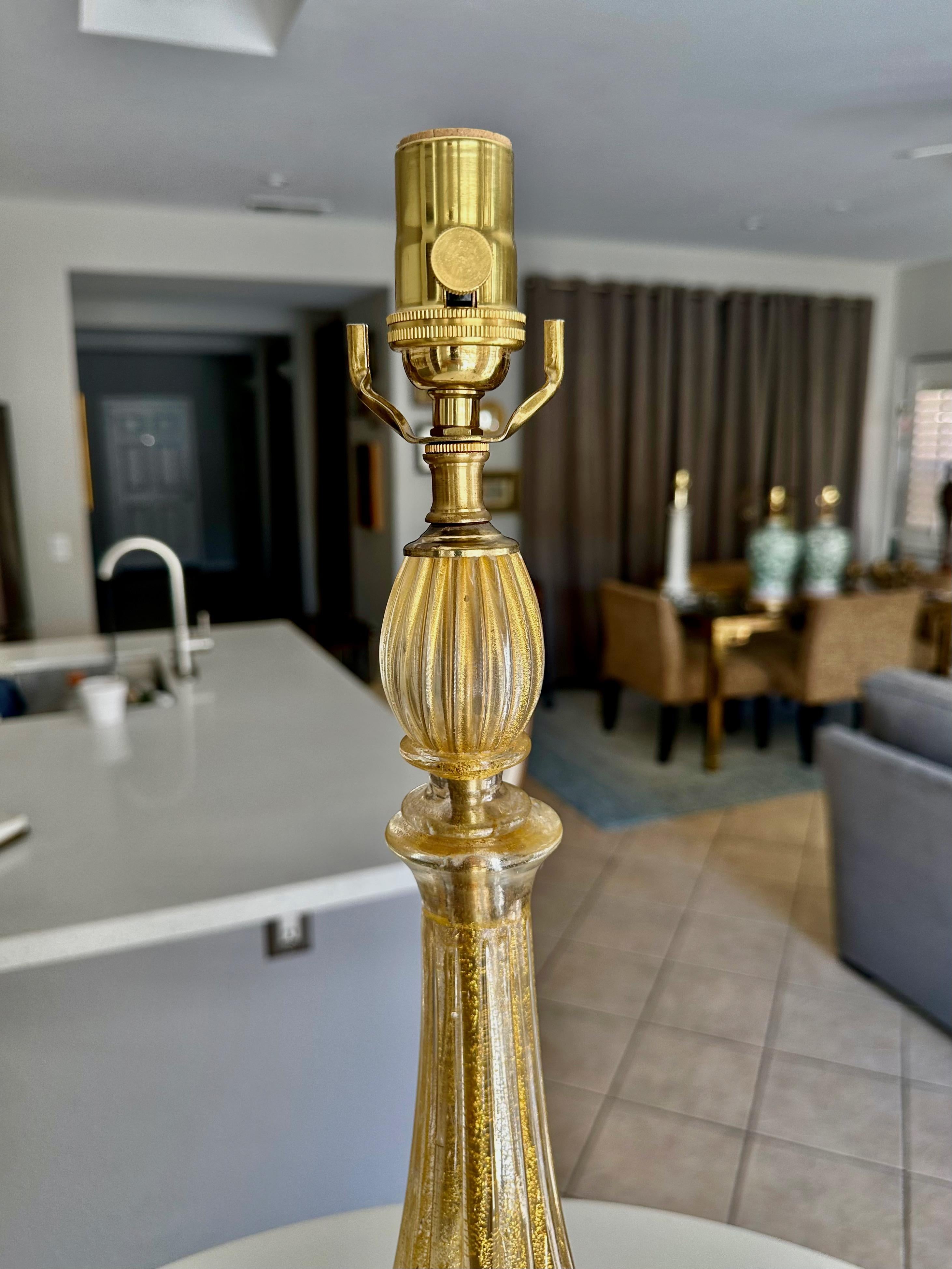 Barovier & Toso Lámpara de mesa de cristal de Murano Coronado d'Oro en venta 3