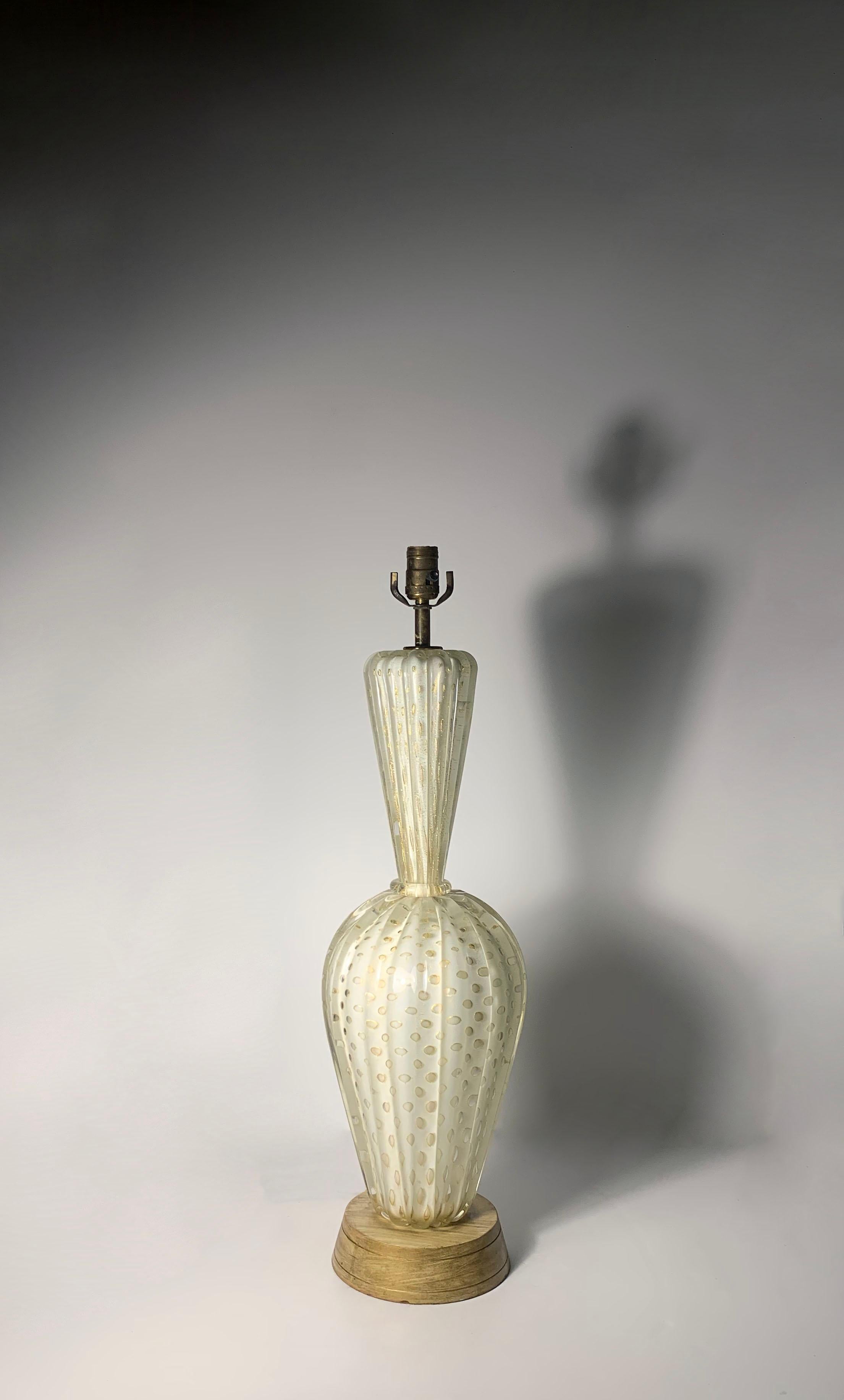 Barovier & Toso Murano Glass Lamp In Good Condition For Sale In Chicago, IL