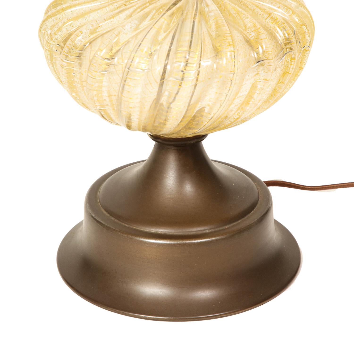 Barovier & Toso Murano Glass Table Lamp with Avventurina, 1960s In Good Condition For Sale In New York, NY