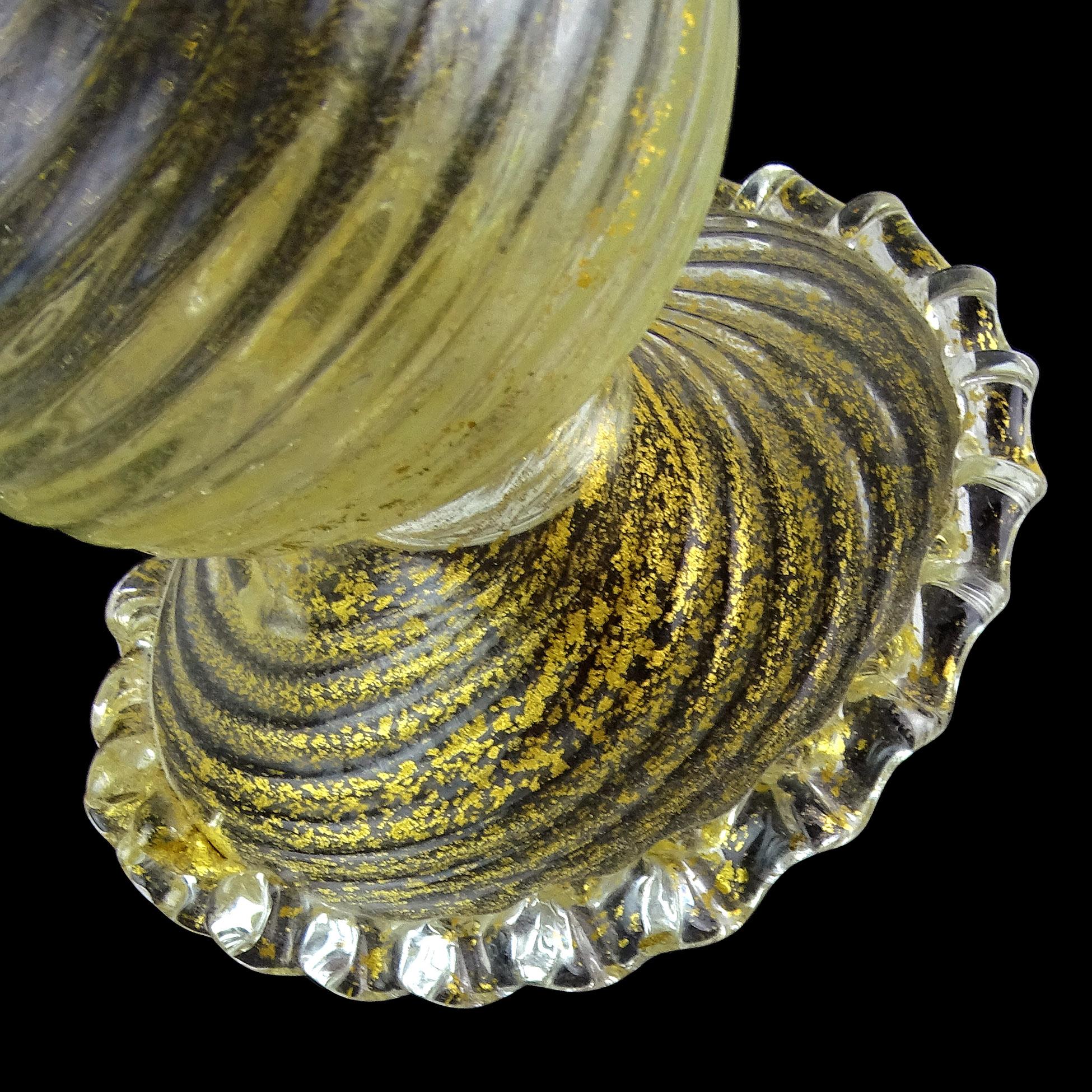 Fatto a mano Barovier Toso Murano Gold Flecks Italian Art Glass Ribbed Footed Flower Vases in vendita