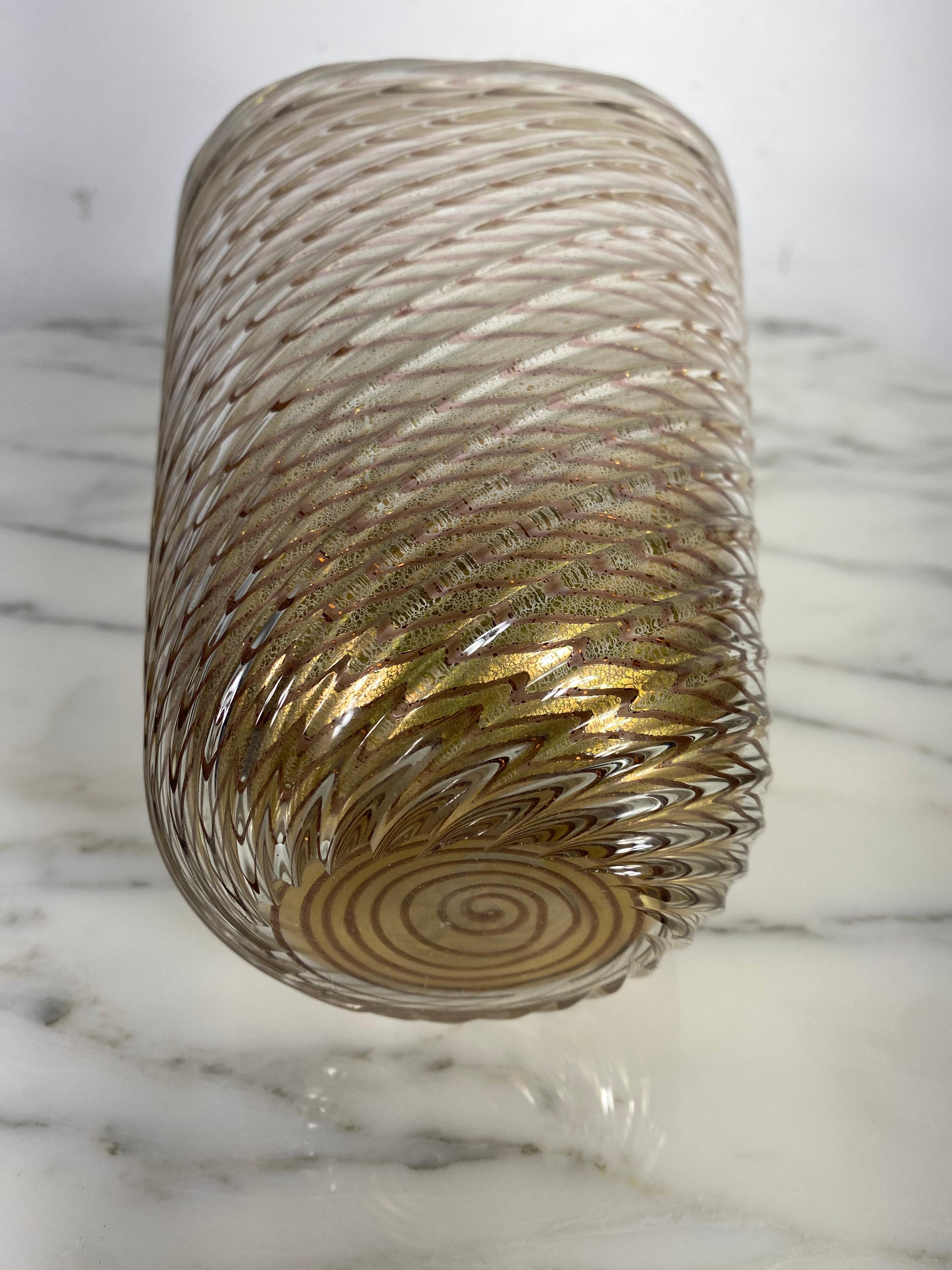 Barovier Toso Murano Gold Flecks Italian Art Glass Ribbed Vase/ Vessel In Good Condition For Sale In Buffalo, NY