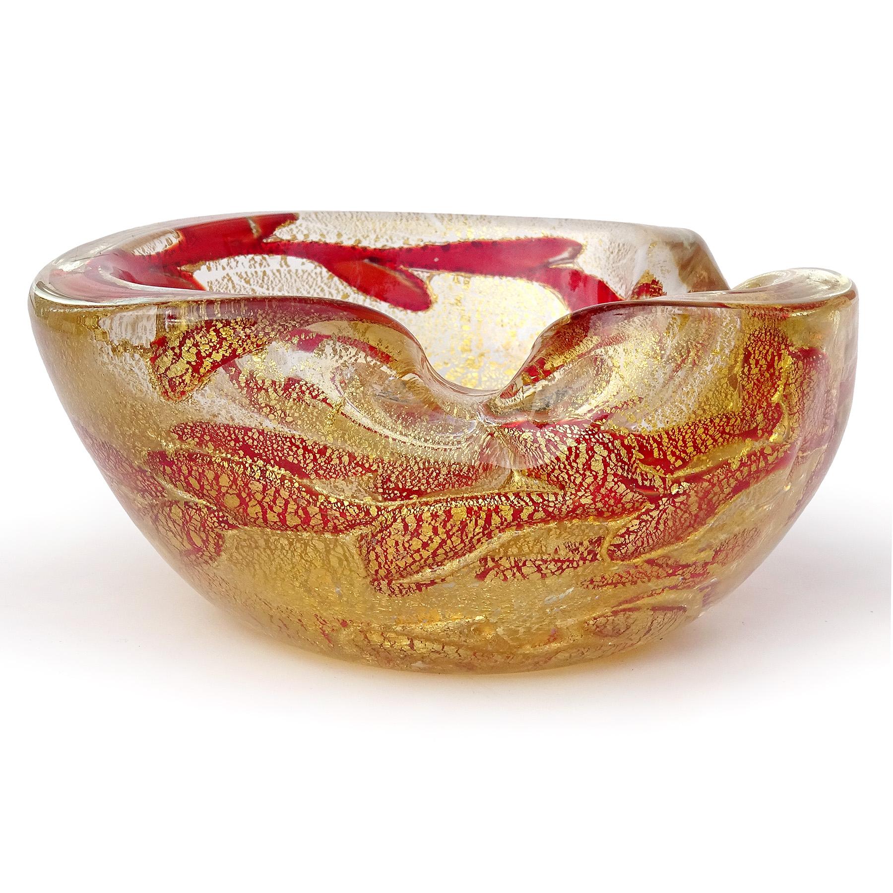 Fatto a mano Barovier&Toso - Posacenere in vetro artistico italiano di Murano con macchie d'oro e tralci di vite rosso rubino in vendita