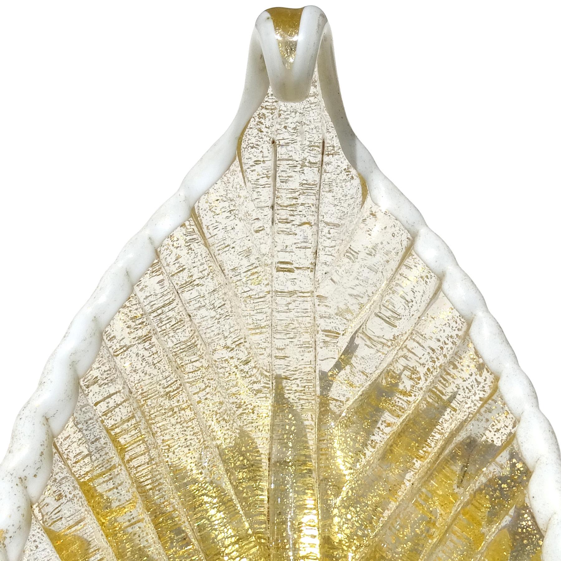20th Century Barovier Toso Murano Gold Leaf White Trim Italian Art Glass Gondola Footed Bowl For Sale