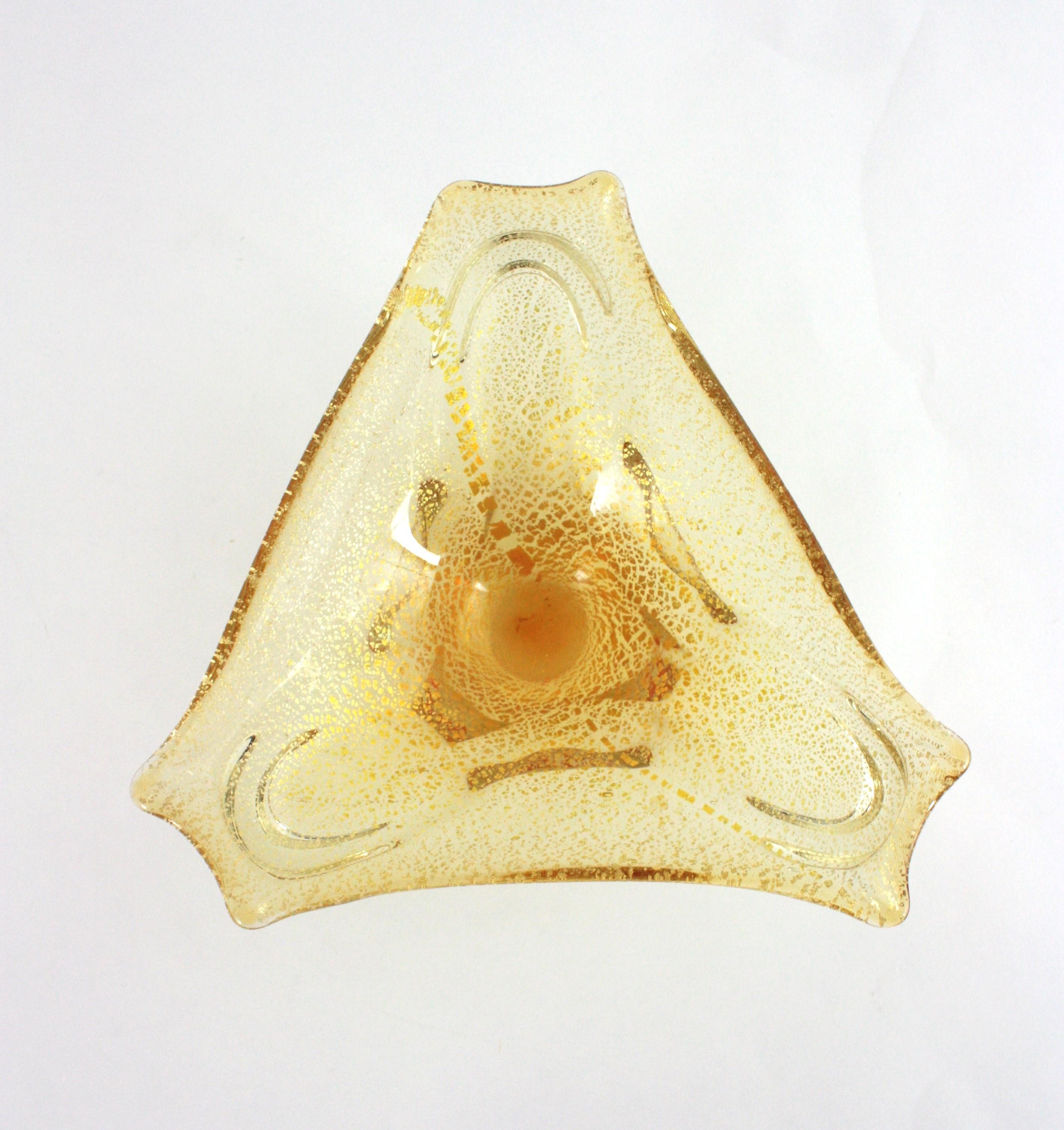 Ciotola triangolare in vetro artistico Barovier&Toso Murano Gold & Silver Flecks in vendita 2
