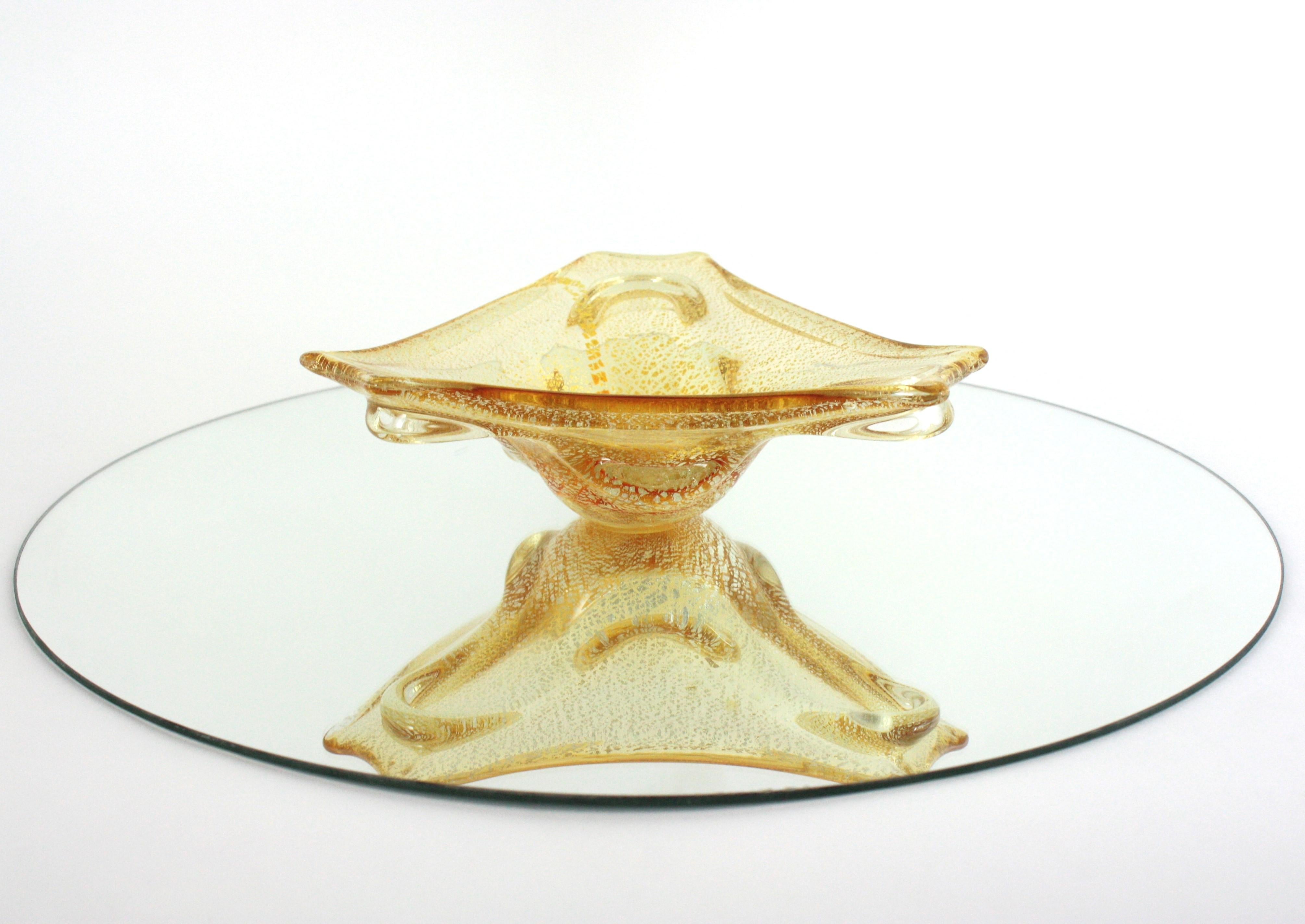 Fatto a mano Ciotola triangolare in vetro artistico Barovier&Toso Murano Gold & Silver Flecks in vendita