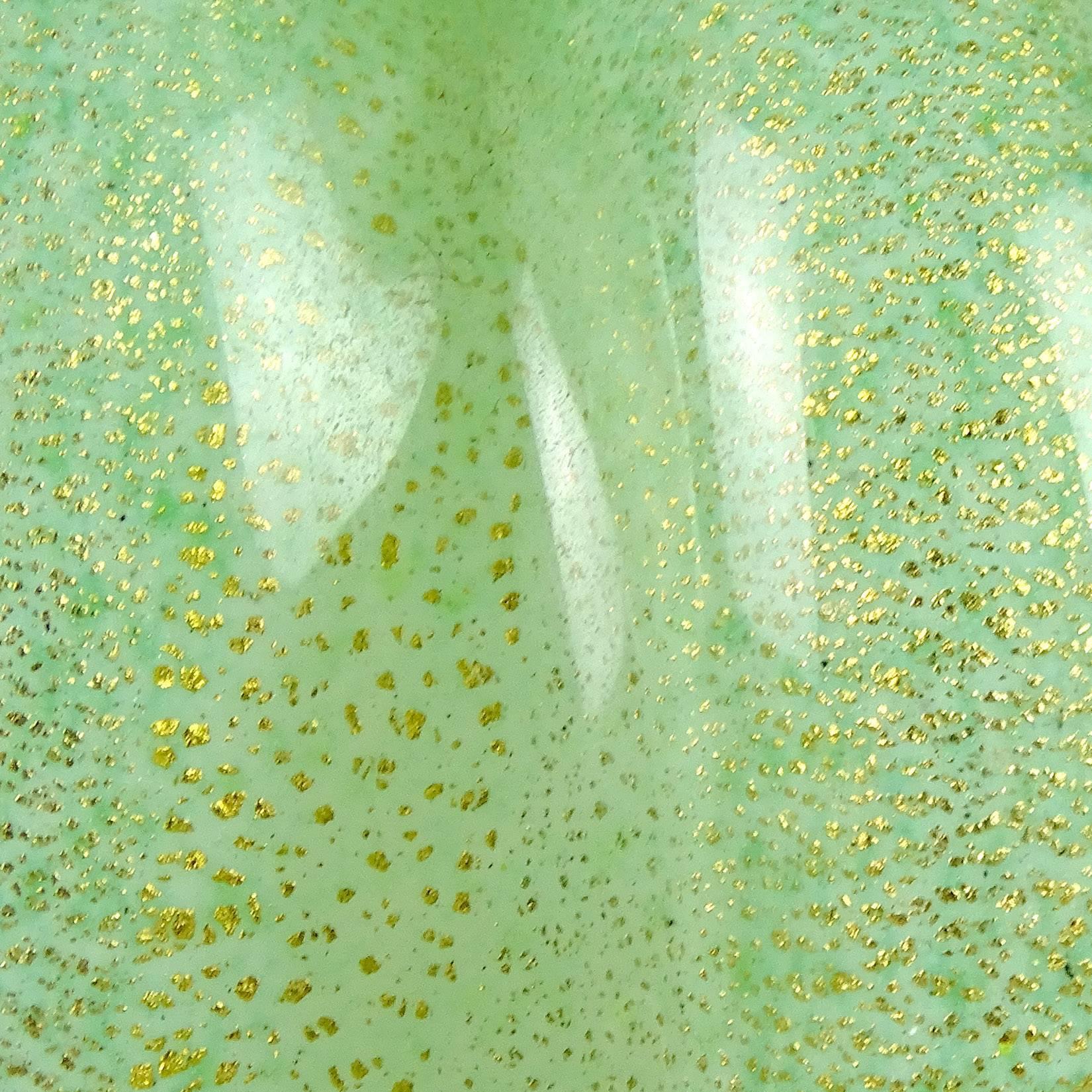 Jarrón jarra acanalado de cristal artístico italiano Barovier Toso Murano Verde Motas doradas Moderno de mediados de siglo en venta
