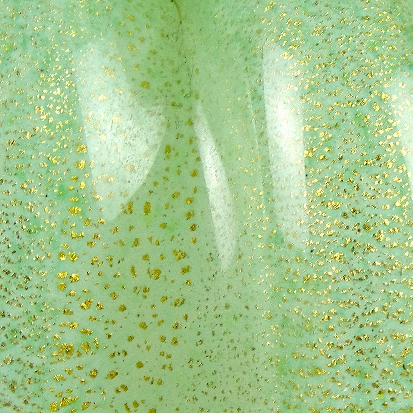 Italienische gerippte Barovier Toso-Krugvase aus Murano-Kunstglas mit grünen Goldflecken (Handgefertigt) im Angebot