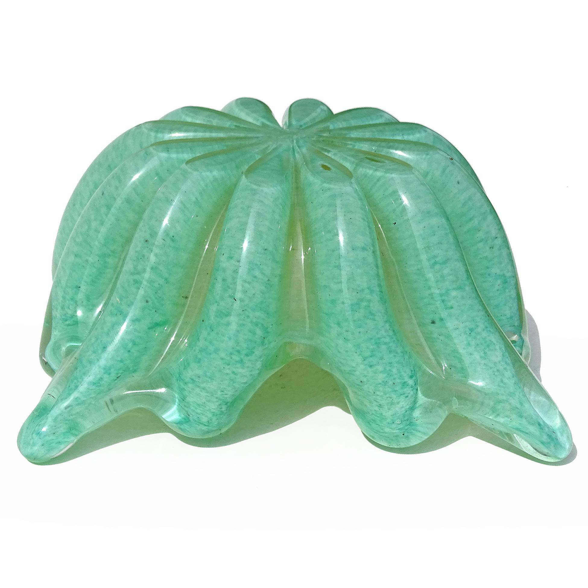 Barovier&Toso Murano, ciotola a spillo in vetro d'arte italiano, verde giada e a macchie d'oro Posacenere in vendita 1