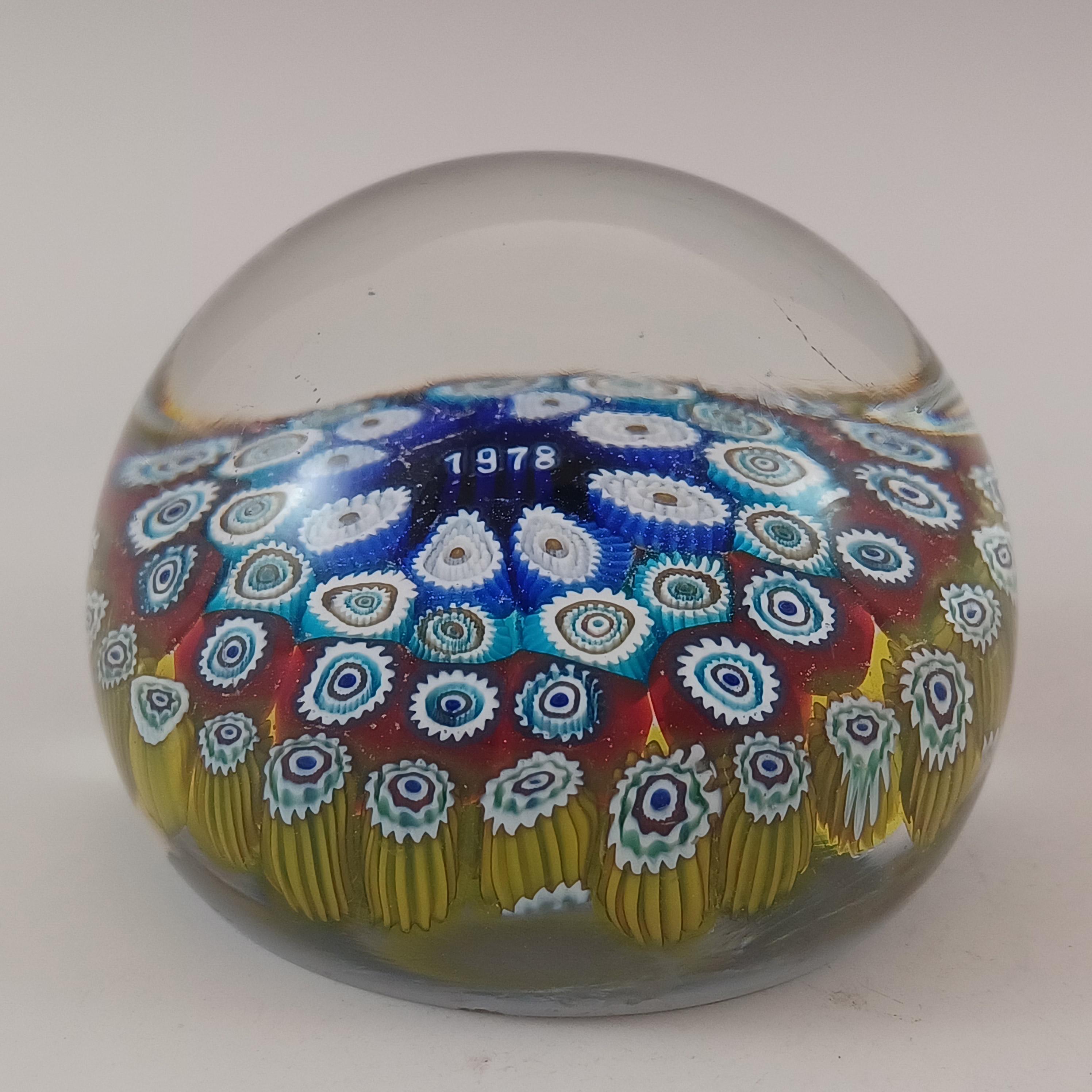 Italiano Barovier&Toso Fermacarte in vetro Millefiori di Murano con data 1978 in vendita