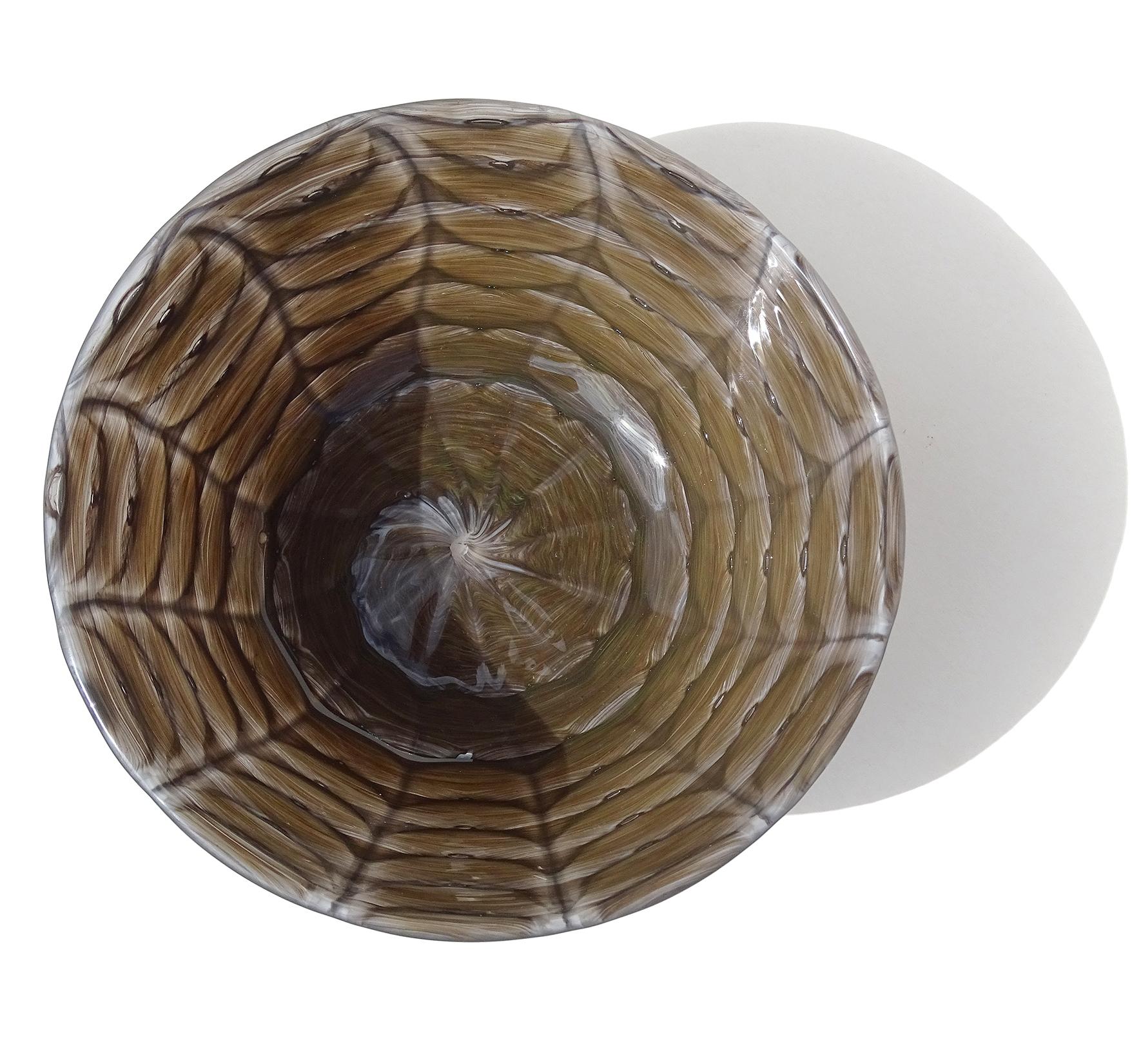 Hand-Crafted Barovier Toso Murano Neolitico 1954 Pulled Feather Design Italian Art Glass Bowl