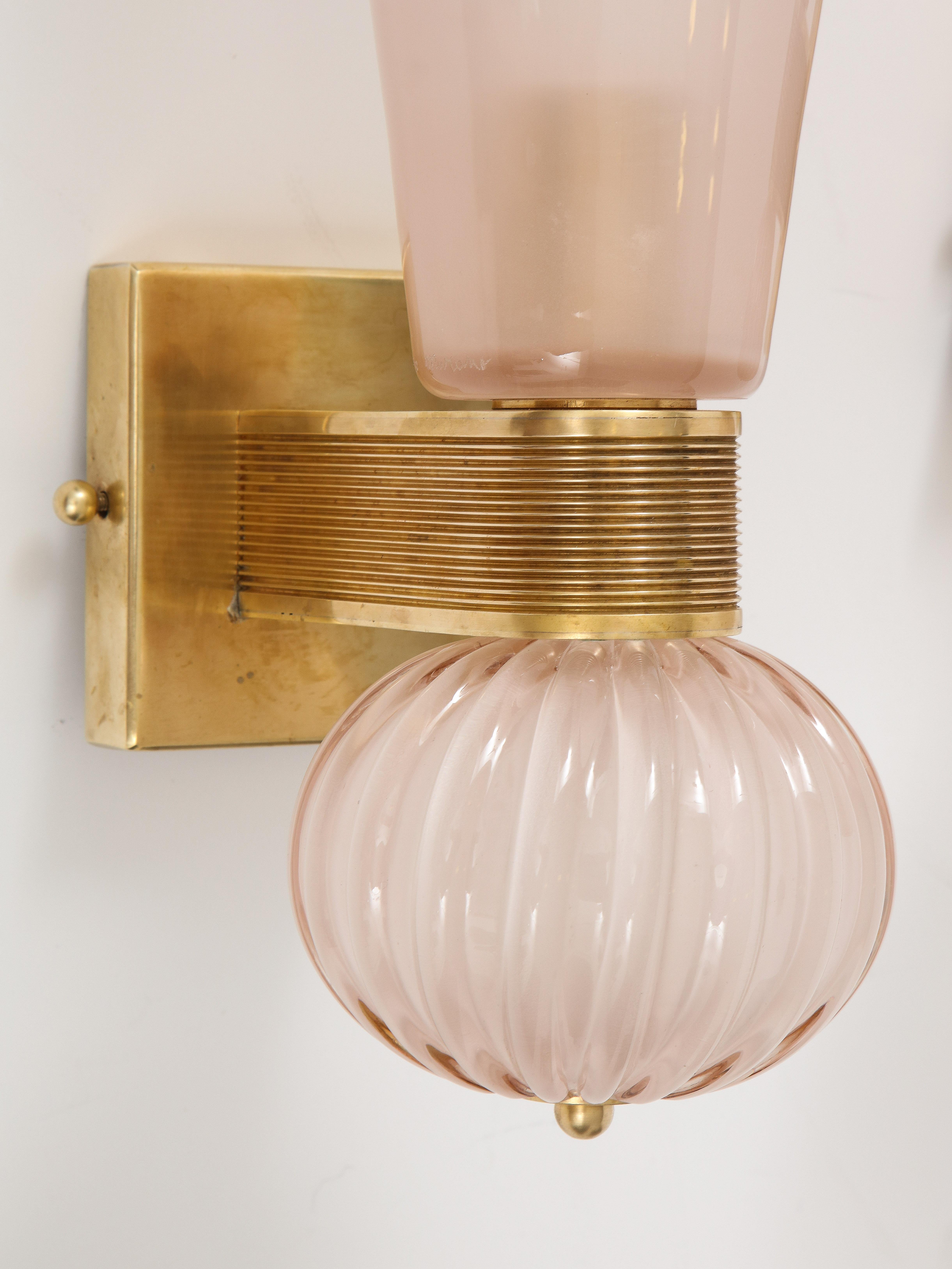 Barovier & Toso Murano Pair of Pink Glass and Brass Wall Sconces, Italy 1940's  3