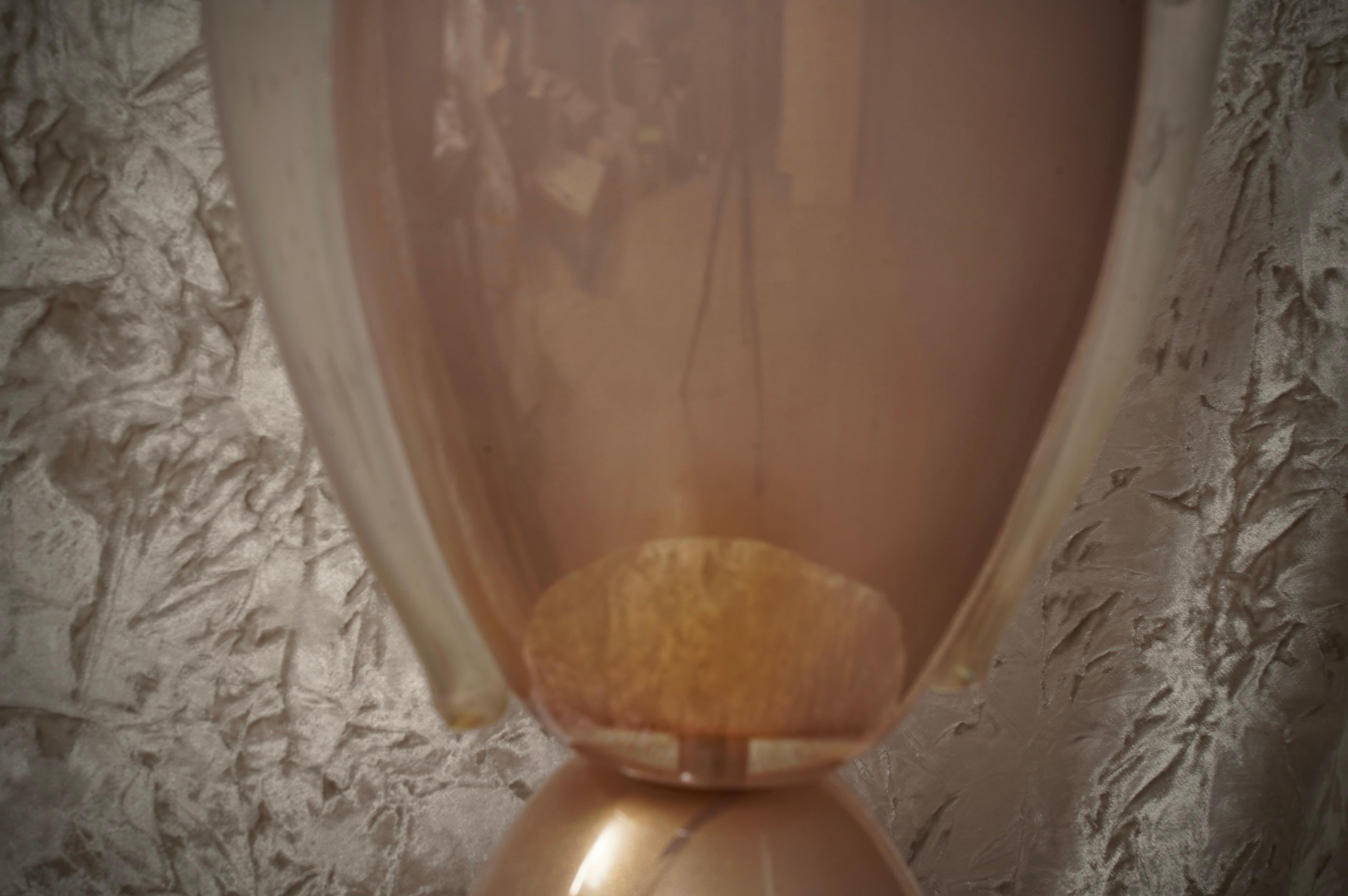 Italiano Lampada da tavolo in vetro soffiato rosa di Murano di Barovier&Toso, 1980 in vendita