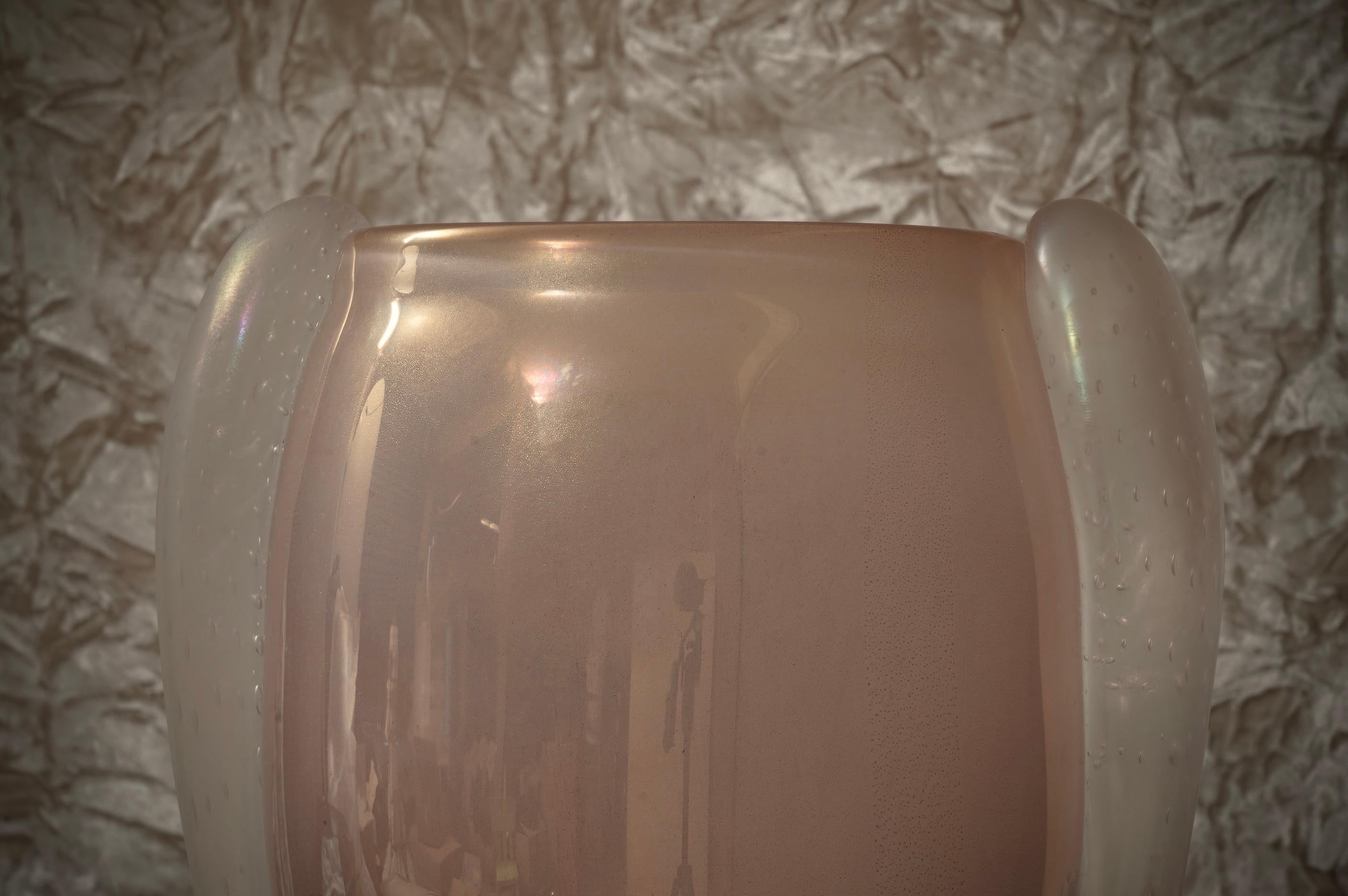 Ottone Lampada da tavolo in vetro soffiato rosa di Murano di Barovier&Toso, 1980 in vendita