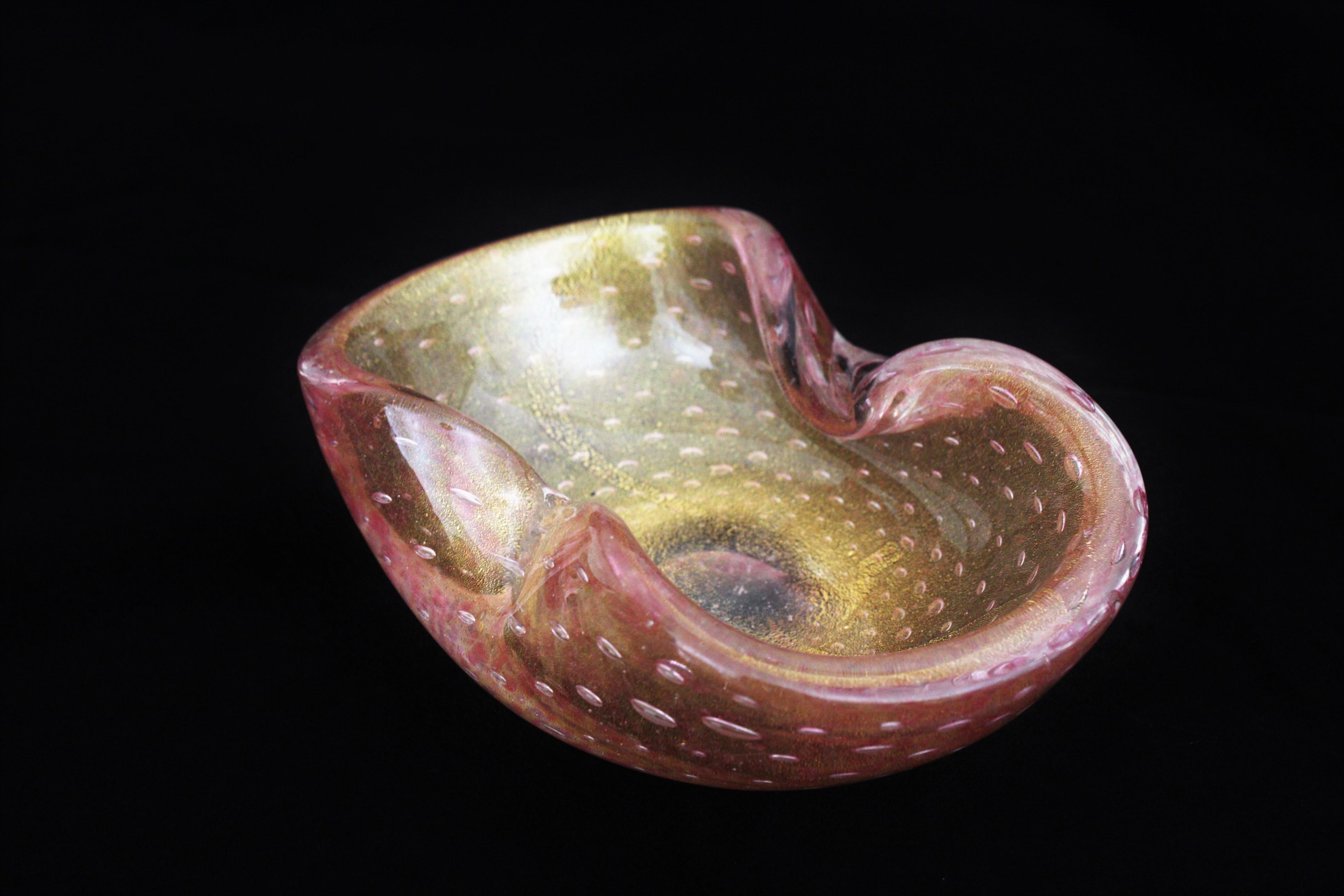 Mid-Century Modern Barovier&Toso Murano Pink Gold Flecks Bullicante Art Glass Bowl or Ashtray (bol ou cendrier en verre d'art) en vente