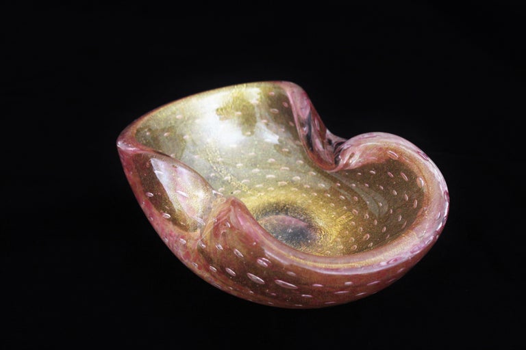 Mid-Century Modern Barovier Toso Murano Pink Gold Flecks Bullicante Art Glass Bowl or Ashtray For Sale