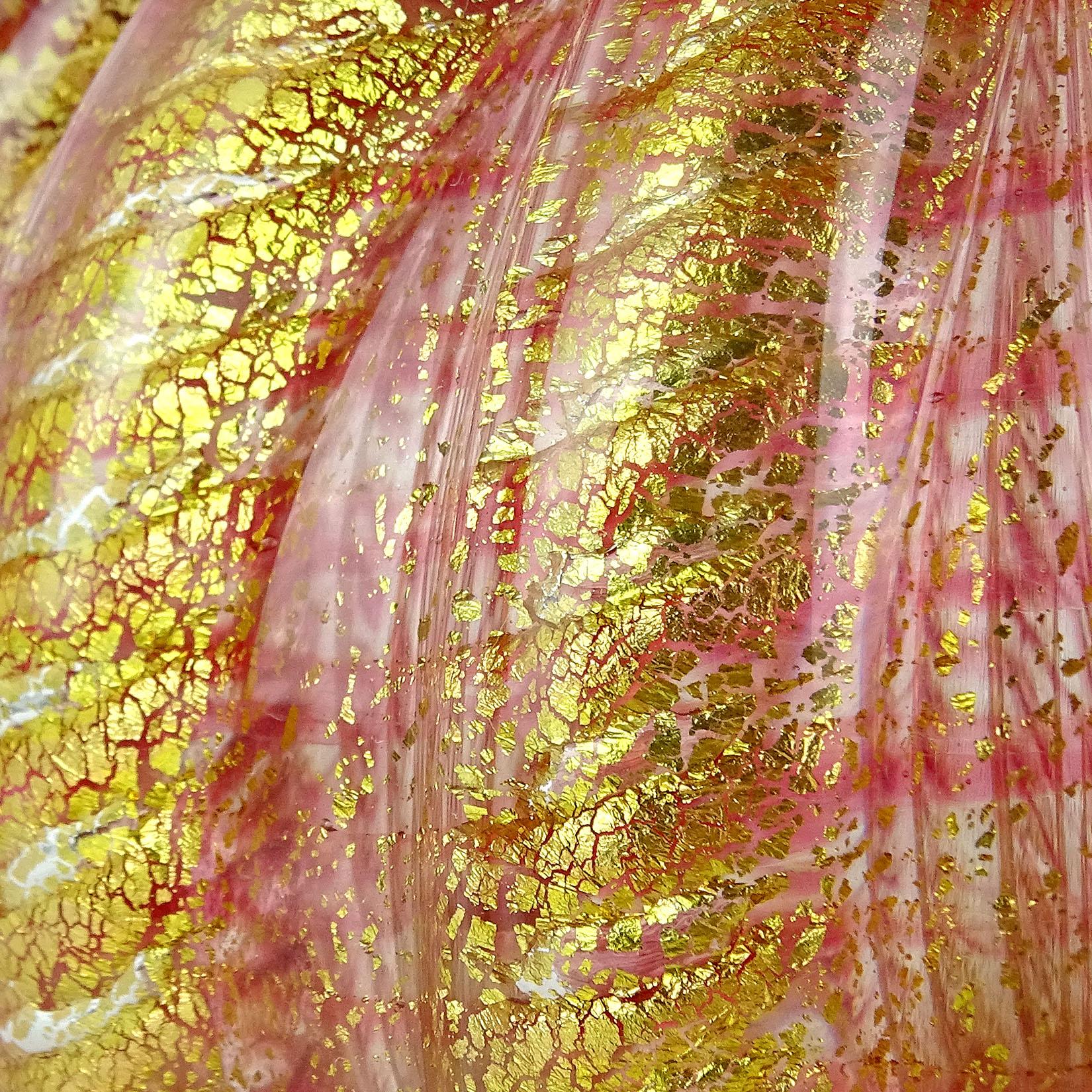 Barovier Toso Murano Pink Stripes Gold Flecks Italian Art Glass Fan Flower Vase In Good Condition In Kissimmee, FL