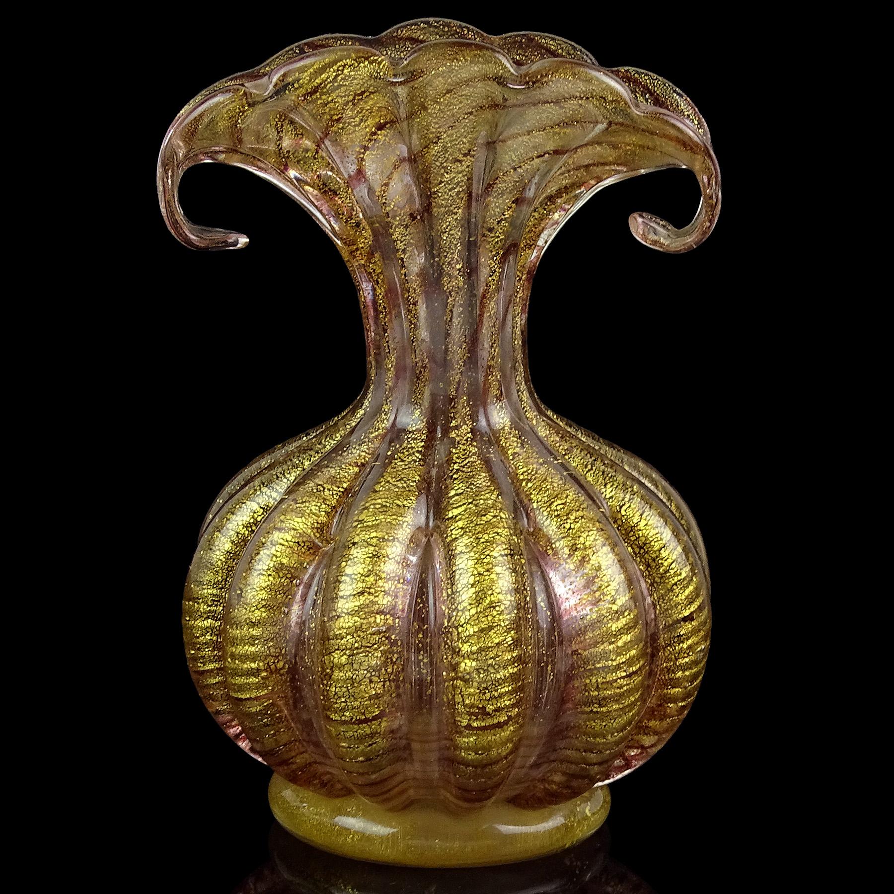 Mid-Century Modern Barovier&Toso Murano Purple Gold Flecks Italian Art Glass Fan Top Flower Vase en vente