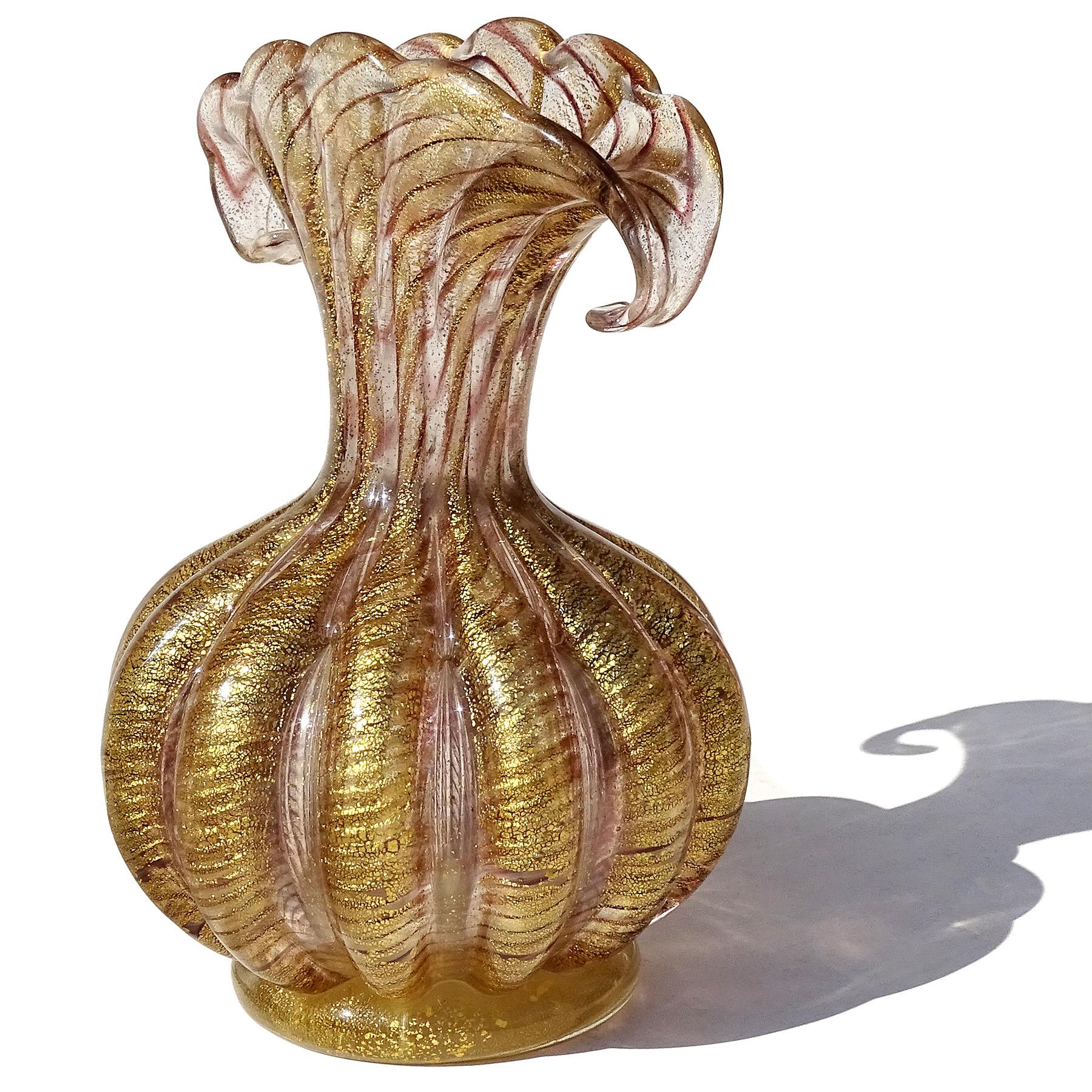 Barovier&Toso Murano Purple Gold Flecks Italian Art Glass Fan Top Flower Vase Bon état - En vente à Kissimmee, FL
