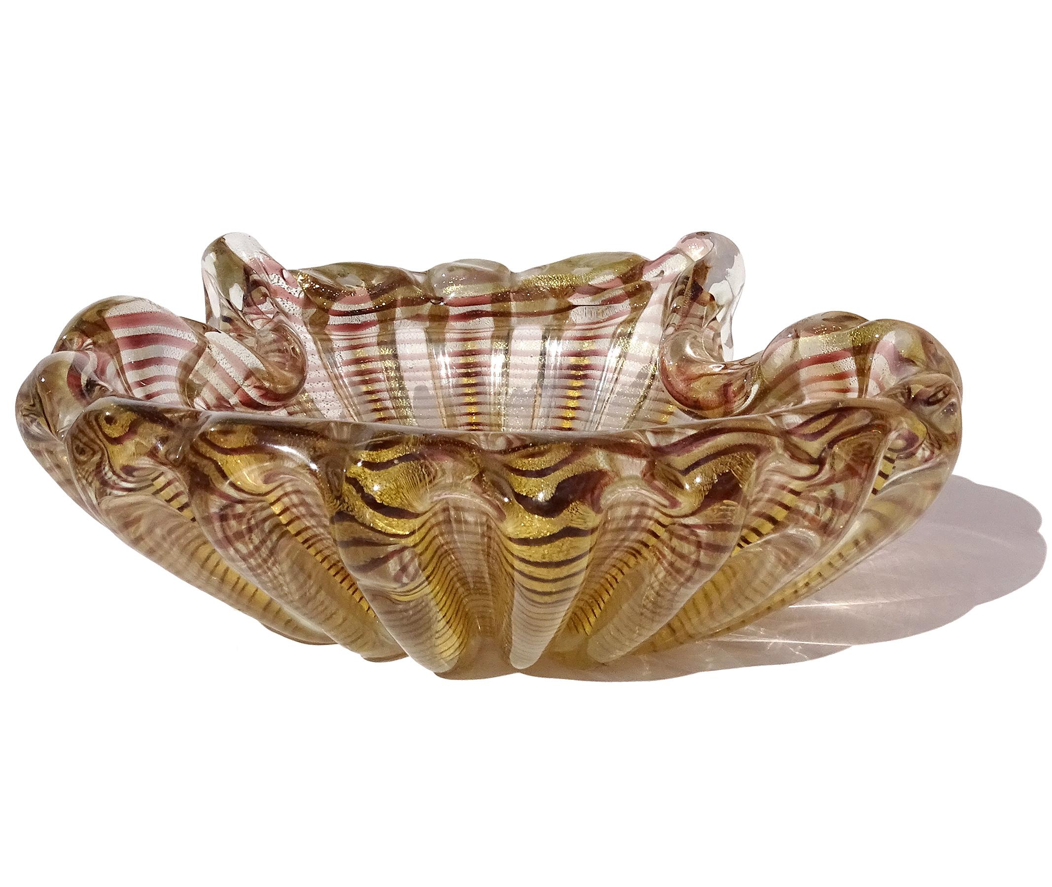 Barovier Toso Murano Lila Goldflecken Italienisches Kunstglas Gerippte Muschelschale (Moderne der Mitte des Jahrhunderts) im Angebot