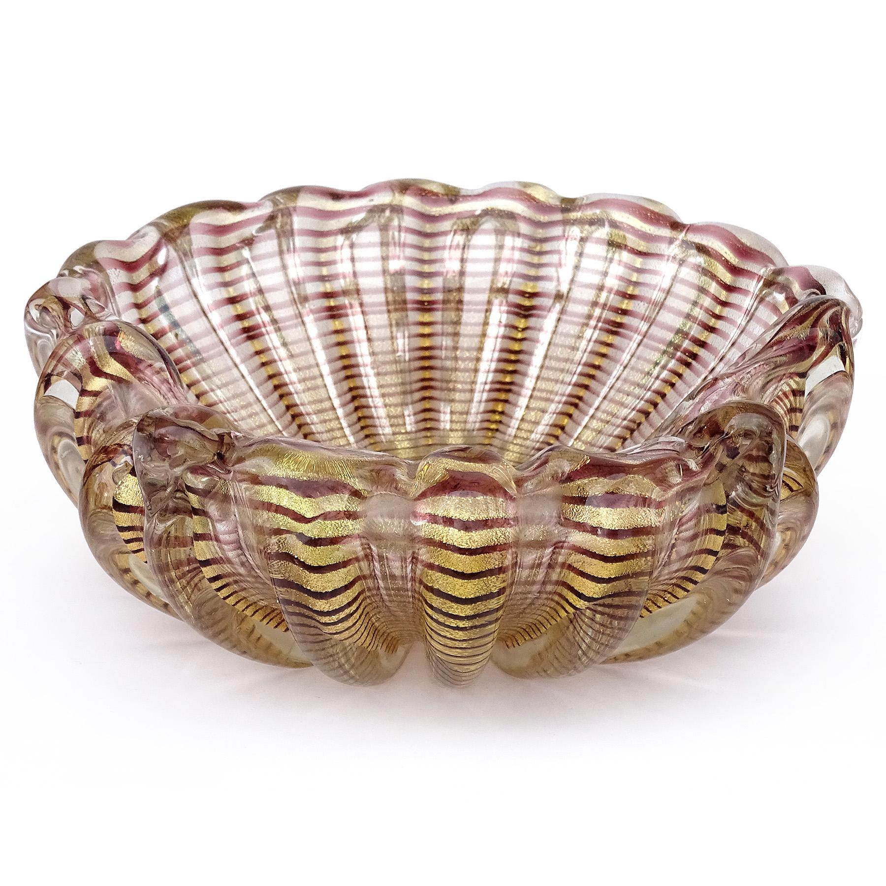 Barovier Toso Murano Lila Goldflecken Italienisches Kunstglas Gerippte Muschelschale (Handgefertigt) im Angebot