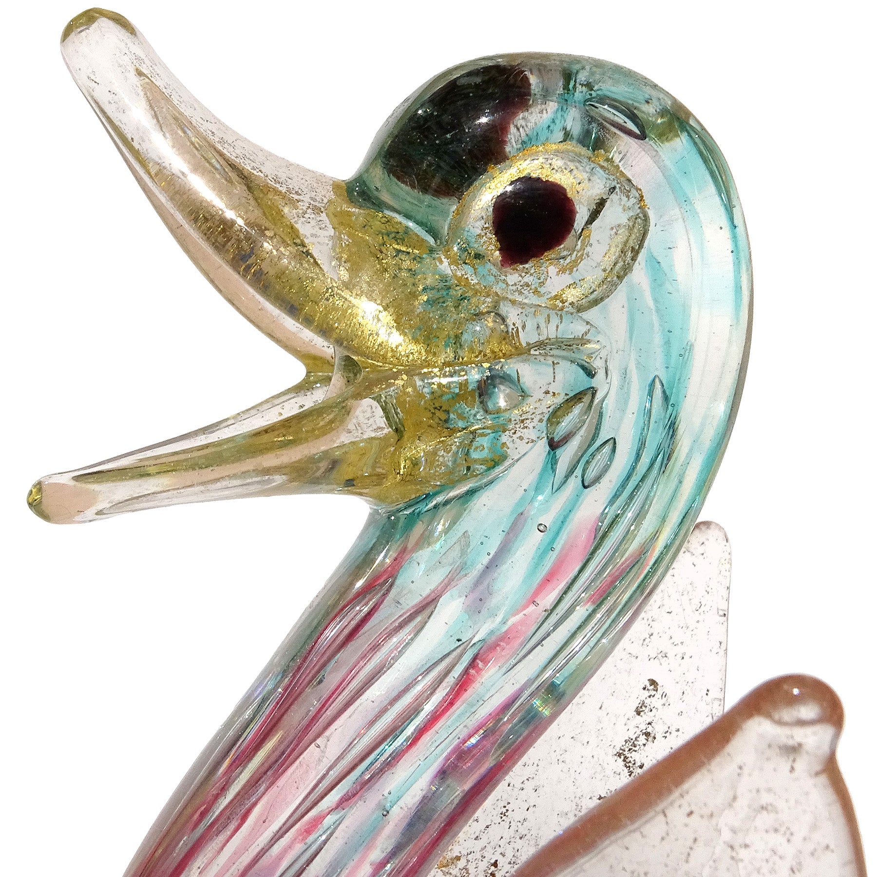 Vintage Murano soufflé à la main vert sarcelle, rose, mouchetures d'or et bulles figurine de petit oiseau en verre d'art italien. Documenté à la société Barovier&Toso. J'en ai possédé beaucoup avec des labels. L'oiseau est réalisé avec du verre