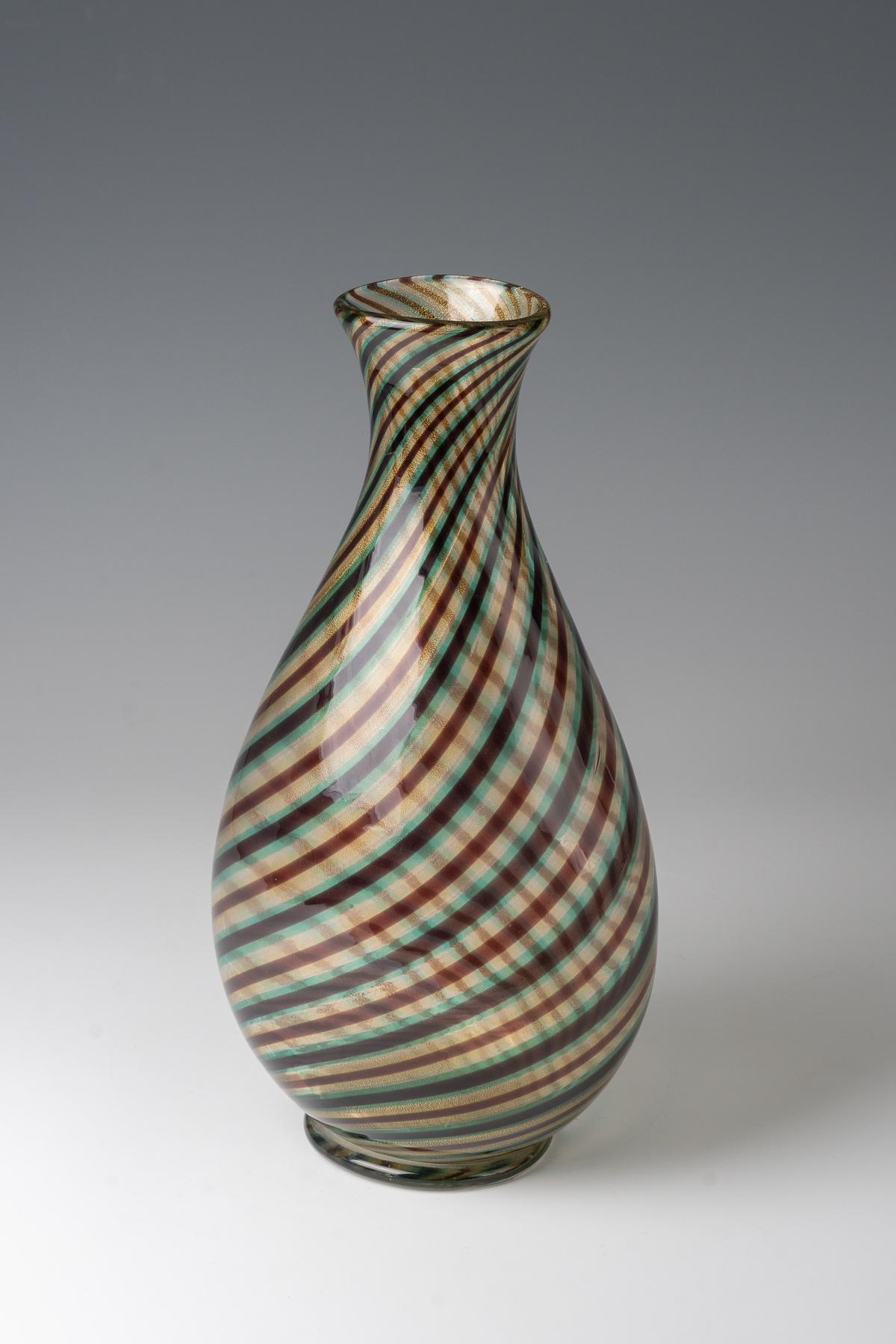 Intagliato a mano Barovier&Toso Murano. Vaso Spira Aurata in vendita