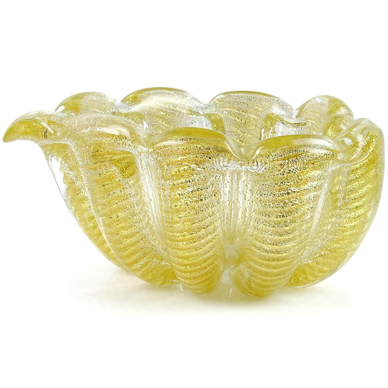 Hand-Crafted Barovier Toso Murano Vintage Gold Flecks Italian Art Glass Heart Shape Bowl Dish For Sale