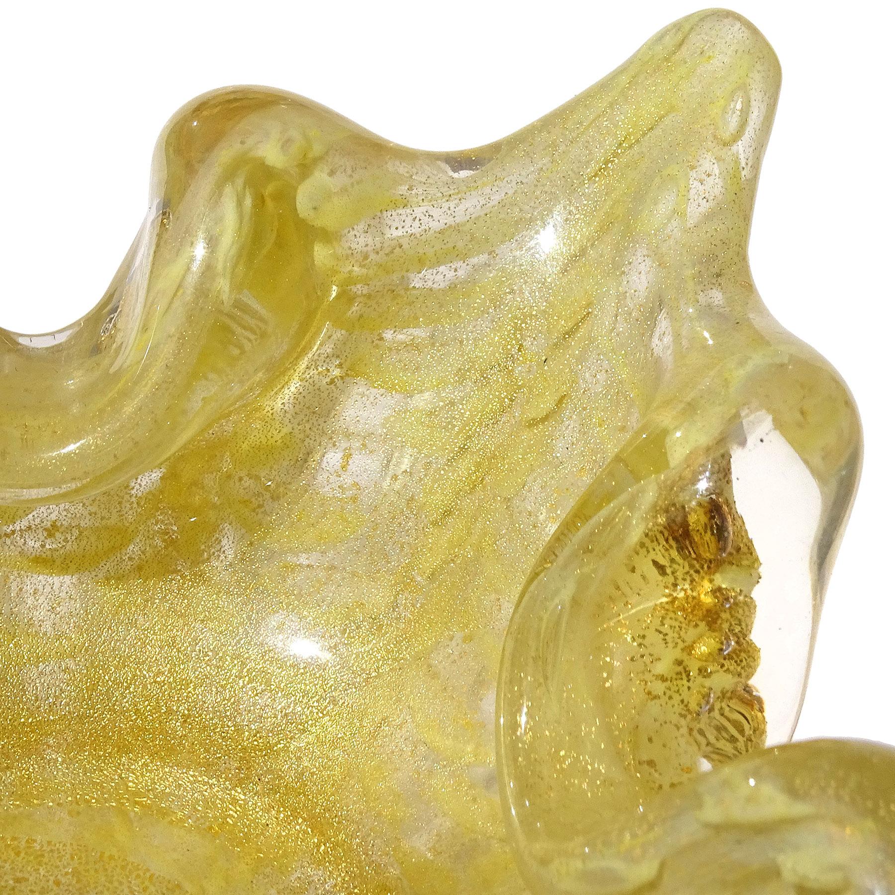 Hand-Crafted Barovier Toso Murano Yellow Gold Flecks Italian Art Glass Spike Bowl Ashtray For Sale