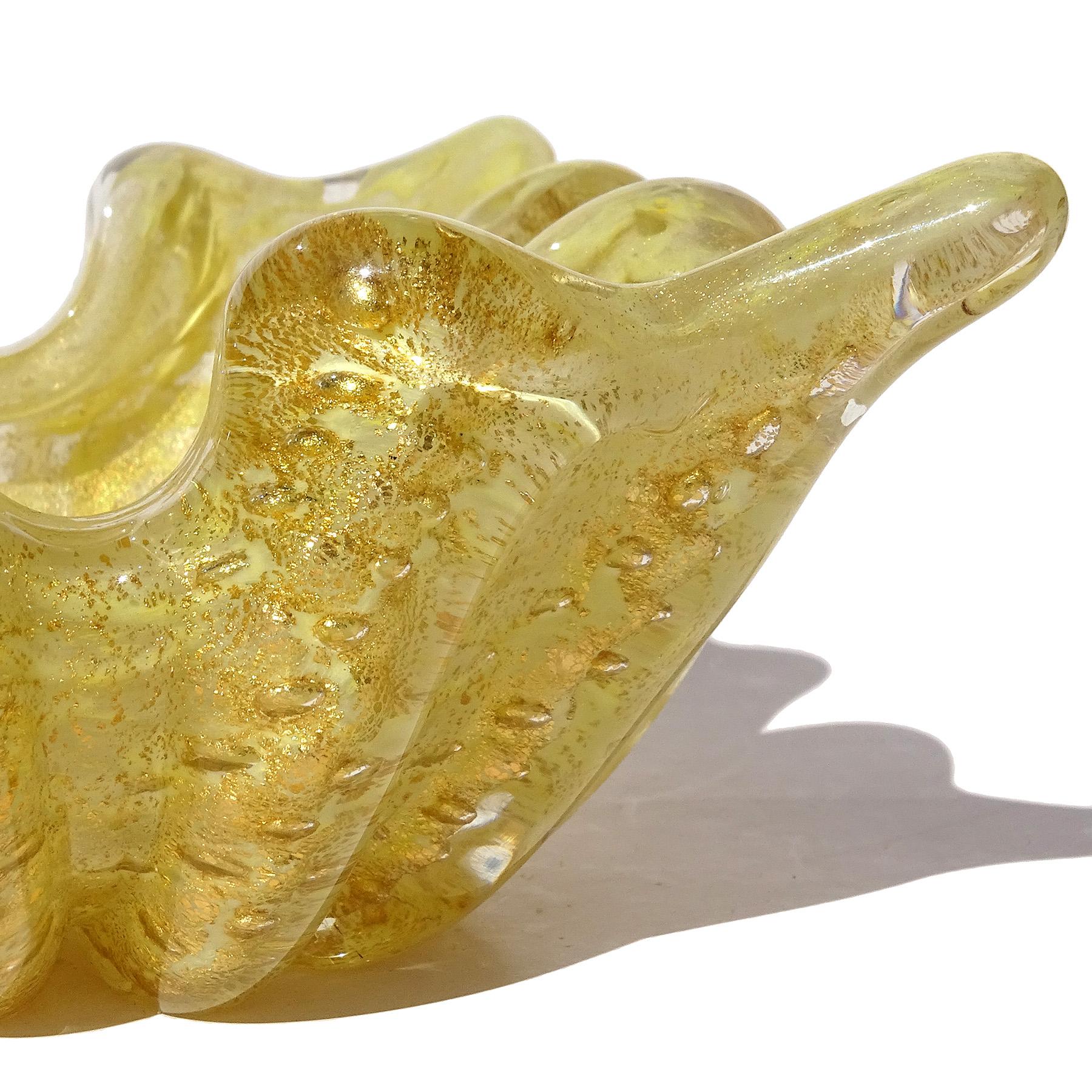 20ième siècle Barovier&Toso Murano Yellow Gold Flecks Italian Art Glass Spike Bowl Ashtray (Cendrier à pointes) en vente