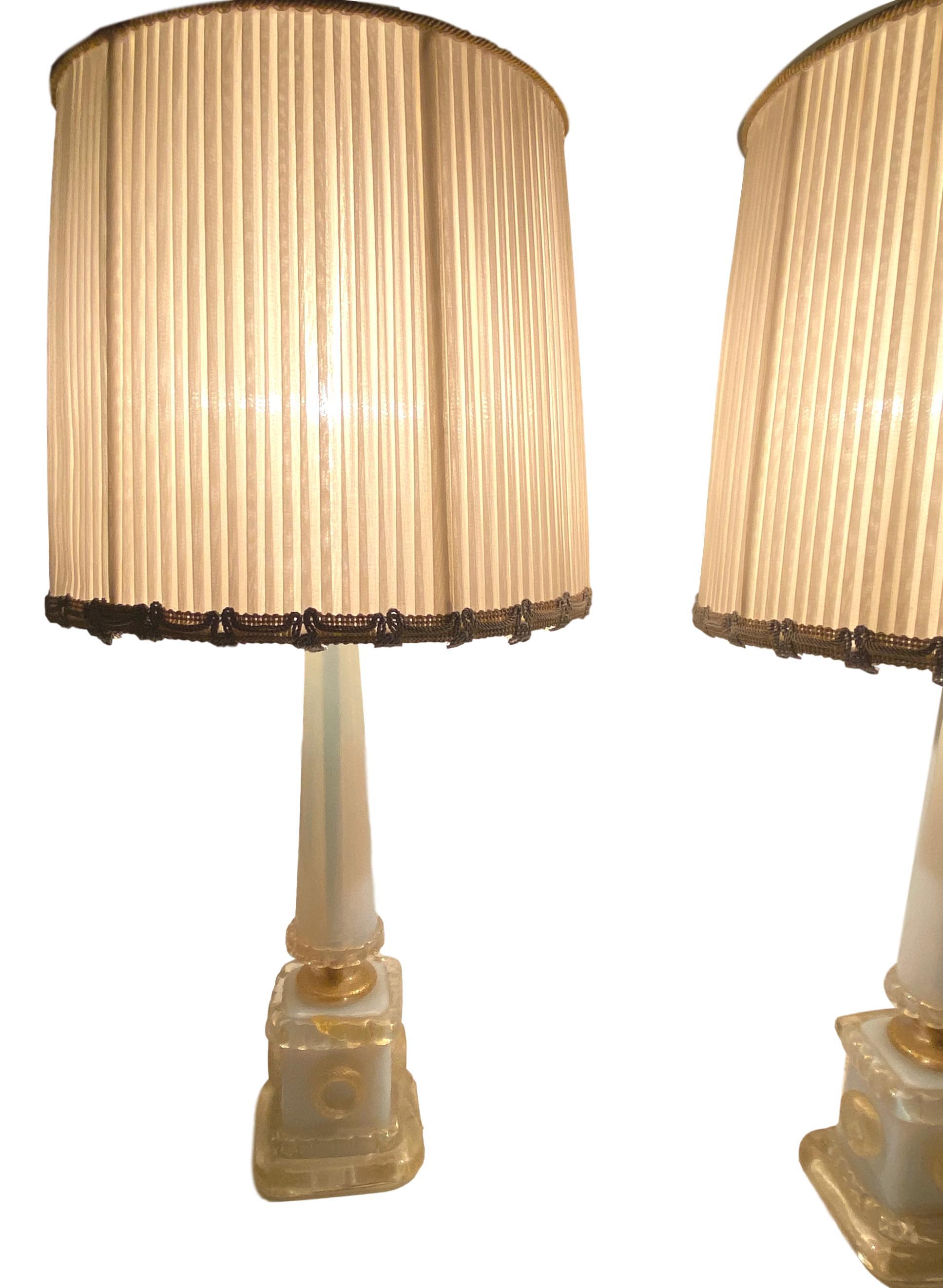Lámparas de mesa de cristal de Murano Barovier Toso Obelisco Neoclásico Iridizado y con Infusión de Oro Italiano en venta