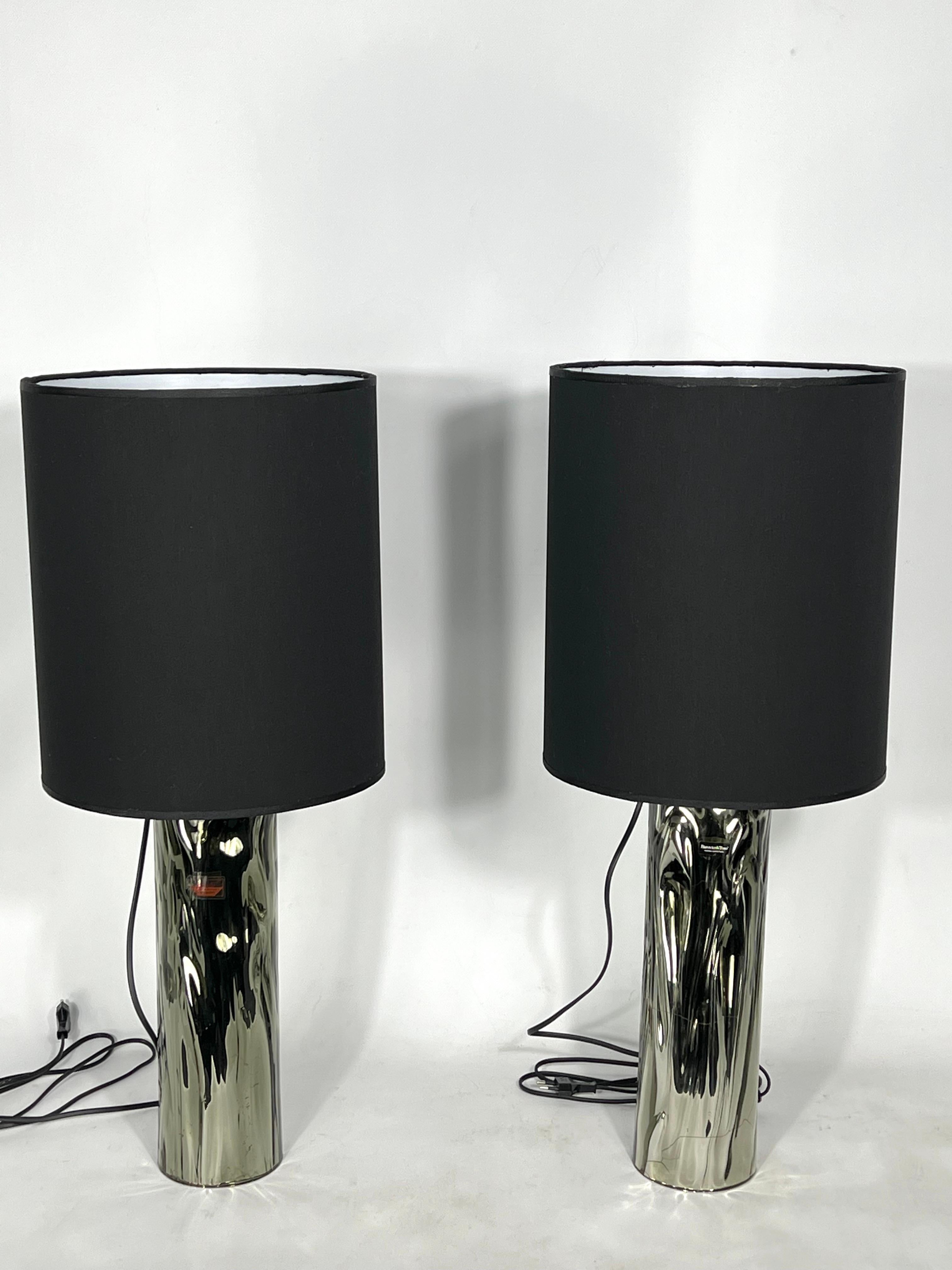 Good vintage condition with normal trace of age and use for this set of two table lamps produced in Italy during the 70s by Barovier & Toso. Labeled. Each one mounts one socket for E27 lamp. Full working with EU standard, adaptable on demand for USA