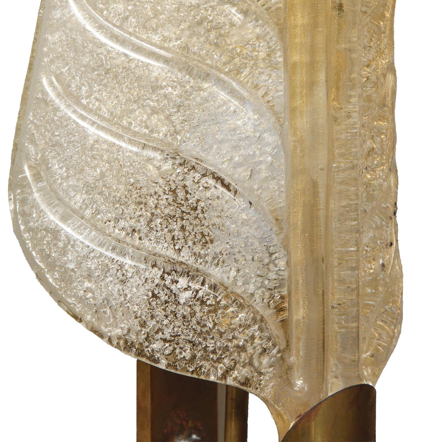 Néoclassique Barovier & Toso - Paire d'appliques à feuilles en verre Pulegoso des années 1950 en vente
