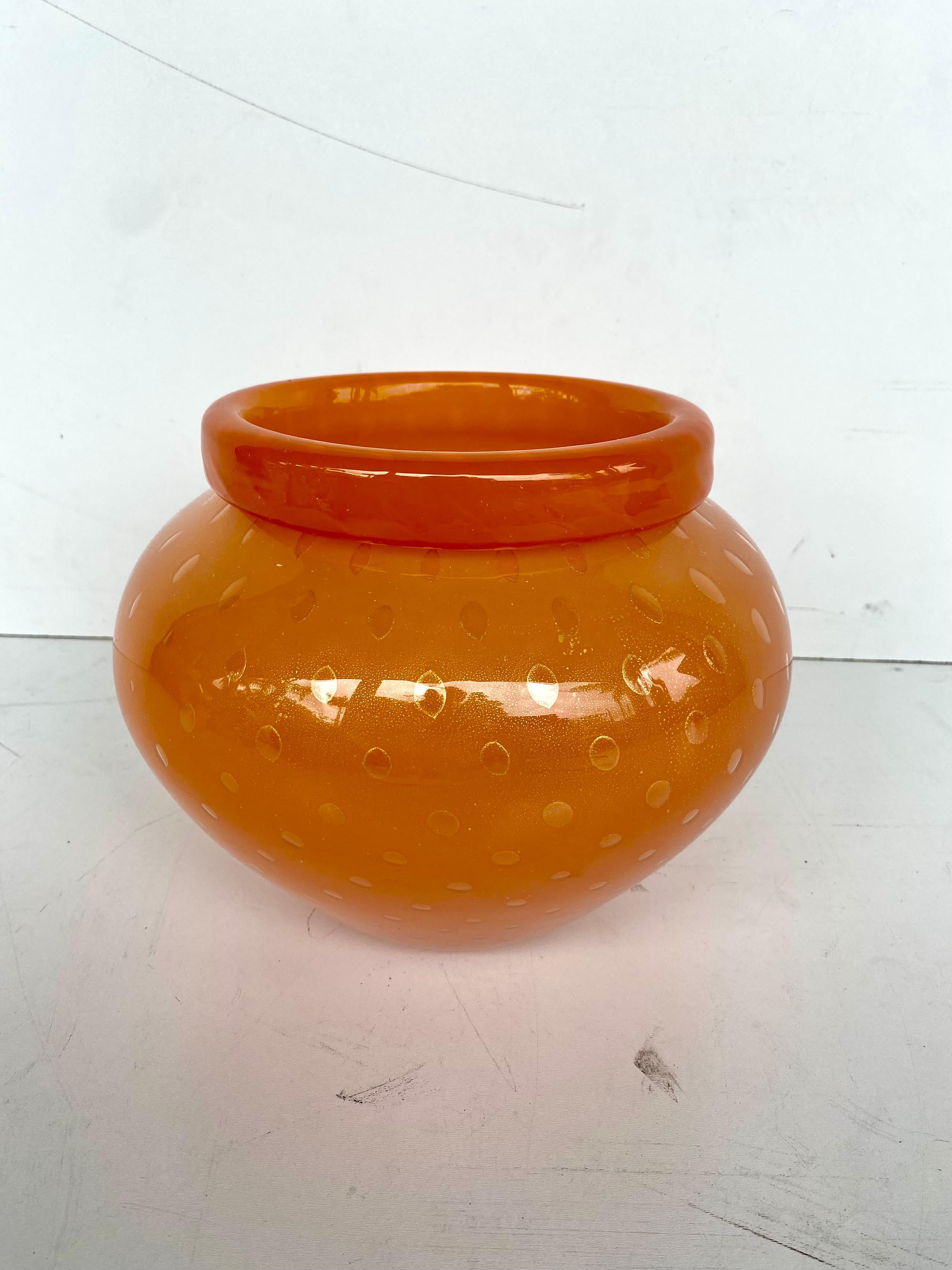 Barovier & Toso Murano Gold Infused Hand-blown Glass Bowl, Artist Signed Salviati

Offered for sale is a Barovier & Toso Salviati gold-infused Murano glass bowl. The bowl dates to the late 20th century and is signed on the underside as photographed. 