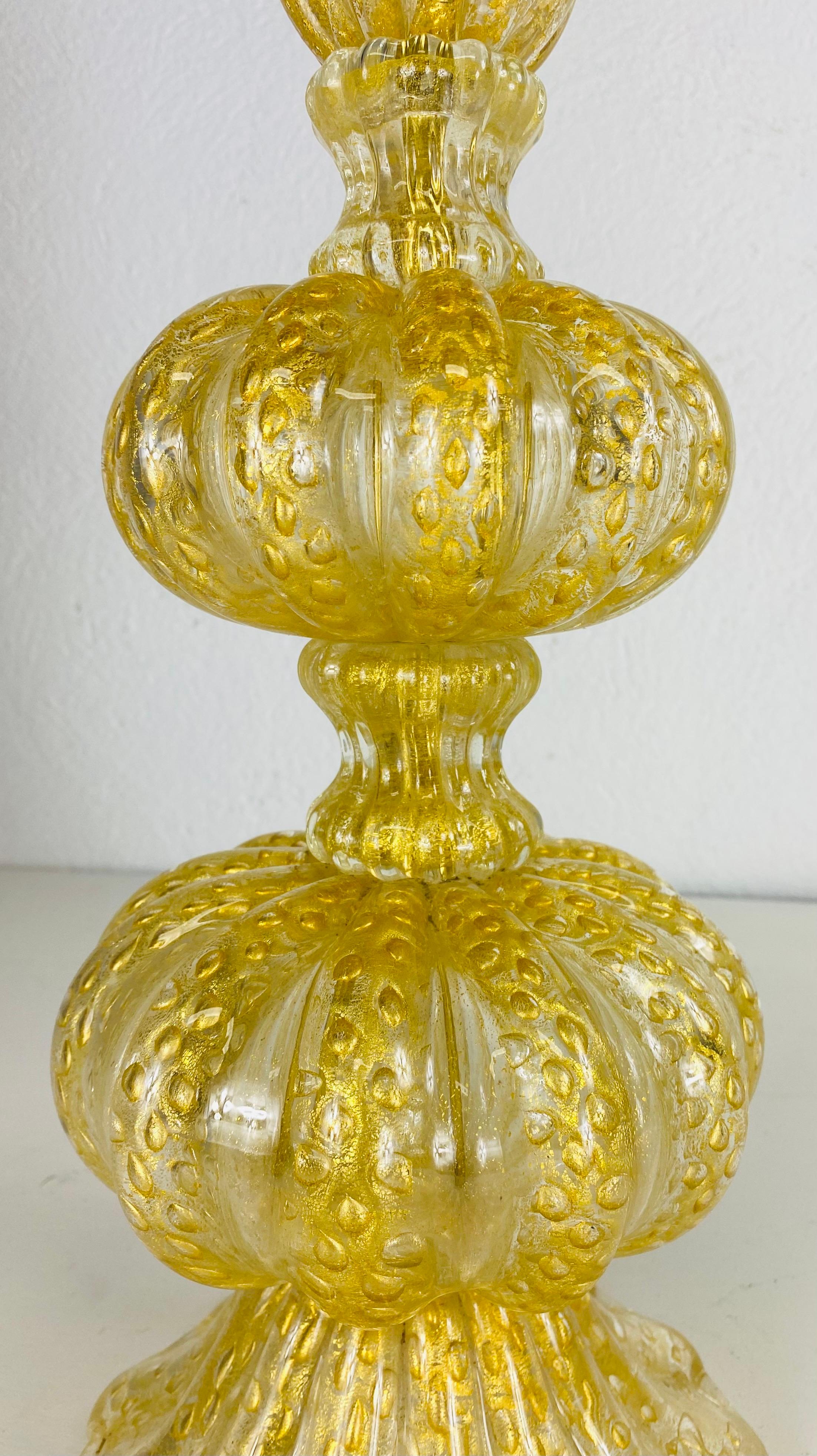 Hand-Crafted Barovier Toso single handblown Marano glass table lamp For Sale