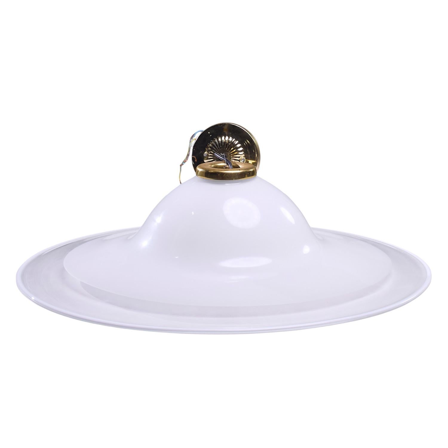 Lampada a sospensione in vetro di Murano in stile Barovier&Toso

Questa lampada misura: 27 pollici di larghezza x 27 di profondità x 7 (più il cavo) di altezza

Scattiamo le nostre foto in uno studio a illuminazione controllata per mostrare il