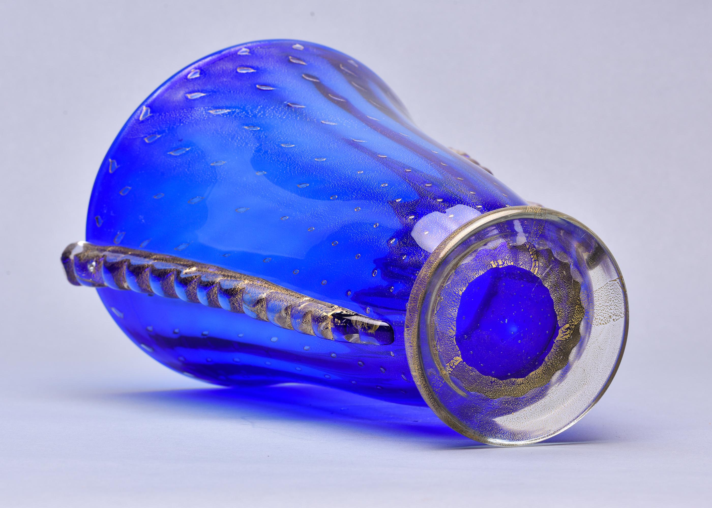 Barovier Vase in Blue Murano Glass with Gold Inclusions and Clear Side Fins  For Sale 3