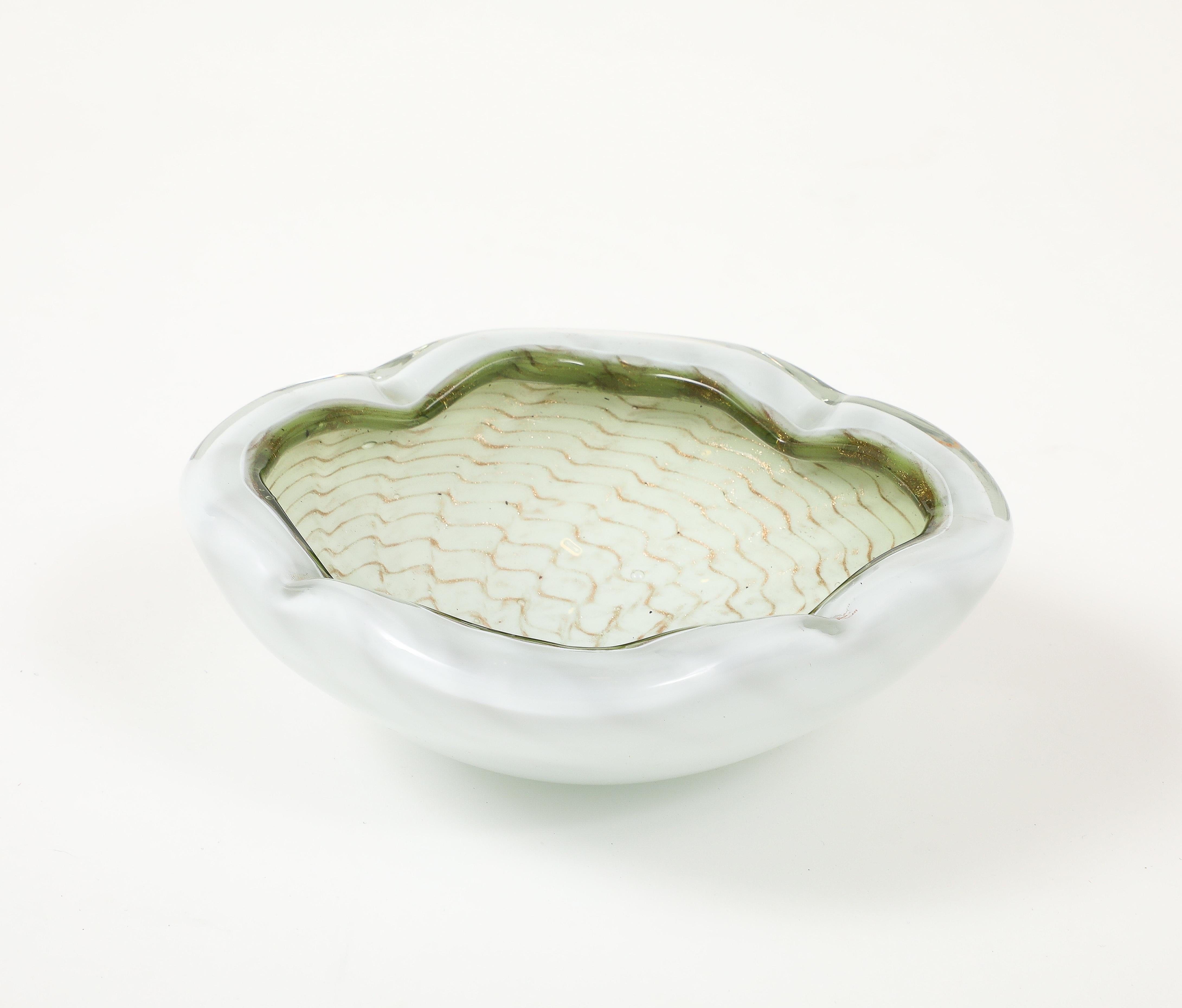 Barovier Weiß/Gold Fleck Vide Poche (Geblasenes Glas) im Angebot