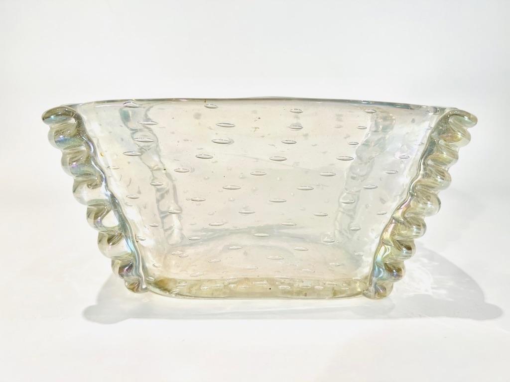 Increíble centro de mesa en cristal de Murano de Barovier&Toso circa 1948 con cristal apliado, iridiscente y burbujas.