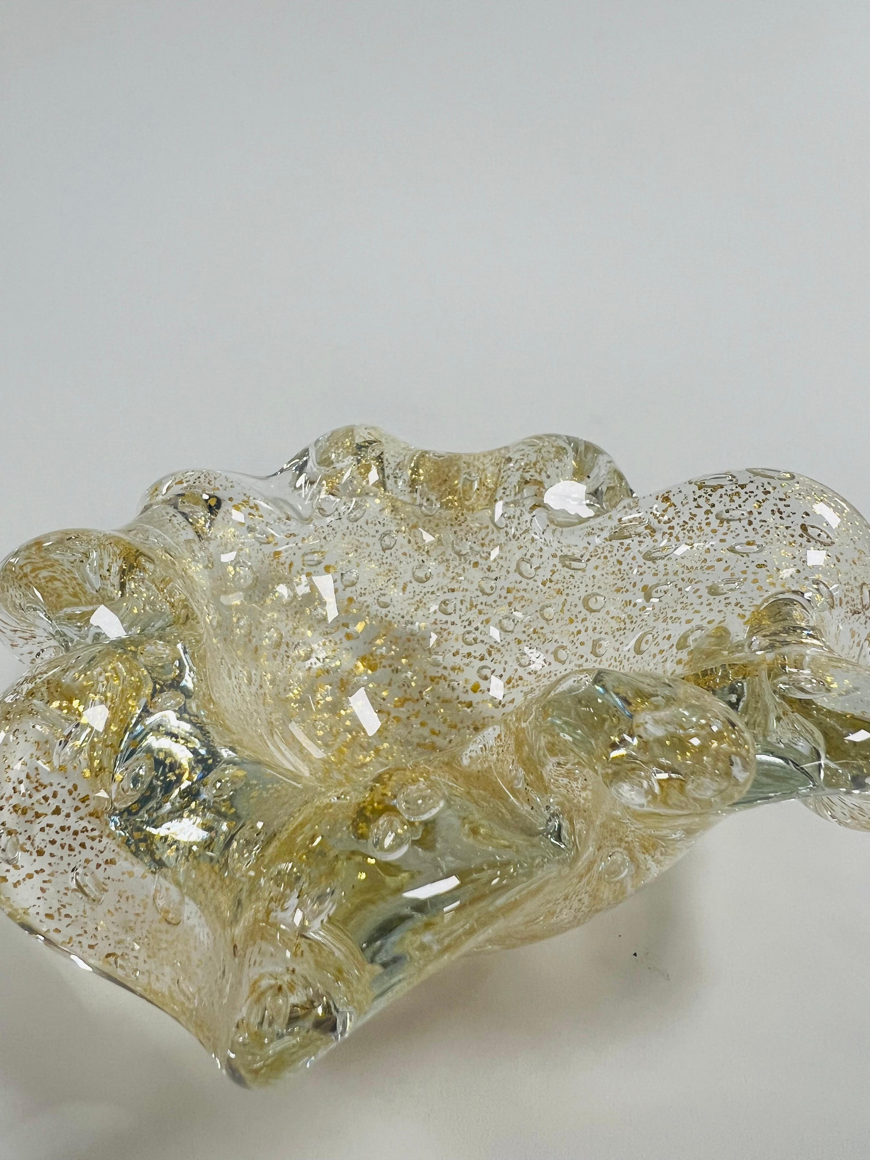 Mid-Century Modern Cendrier Barovier&Toso en verre de Murano avec or, circa 1950. en vente