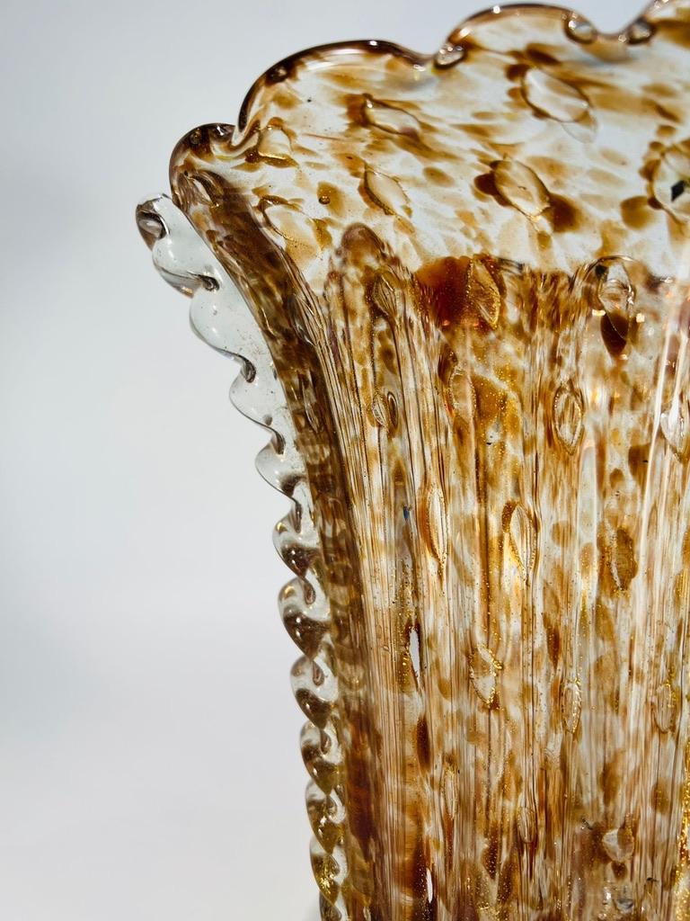 Incredible Barovier&Toso Murano glass details in amber circa 1950 vase with applied glass.
