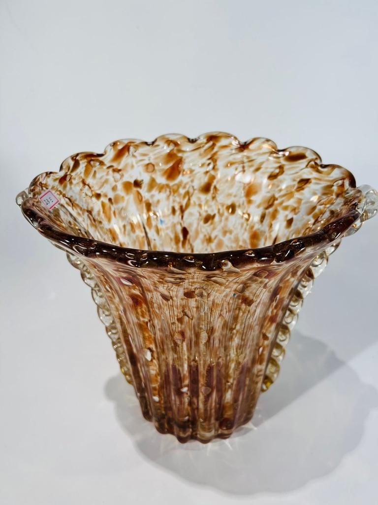 Mid-Century Modern Barovier&Toso Murano Glass amber vase circa 1950 with applied class. For Sale
