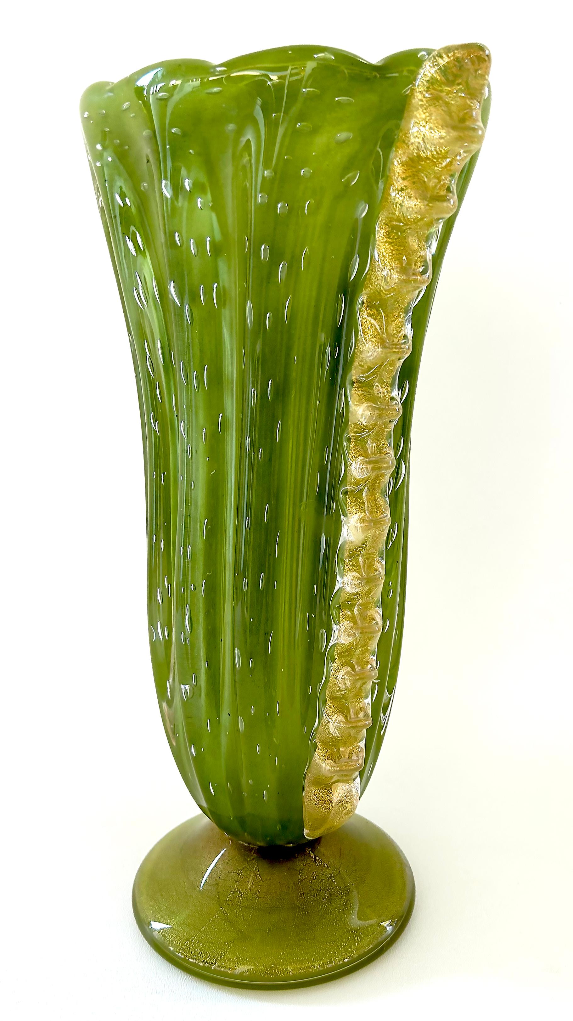 Italian Barovier&Toso Murano Glass Bullicante Green Vase, Gold Infused Fins, Italy 