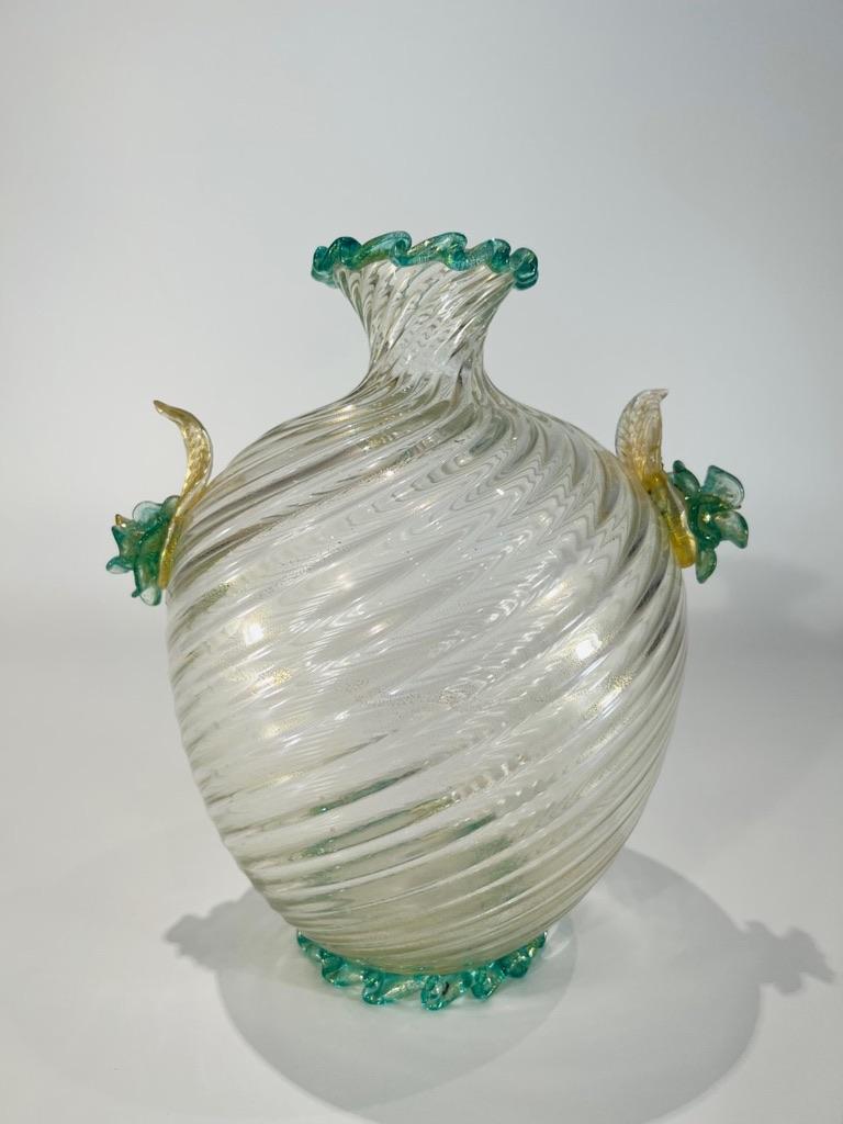 Incredible Barovier&Toso Murano glass green with gold vase circa 1950.